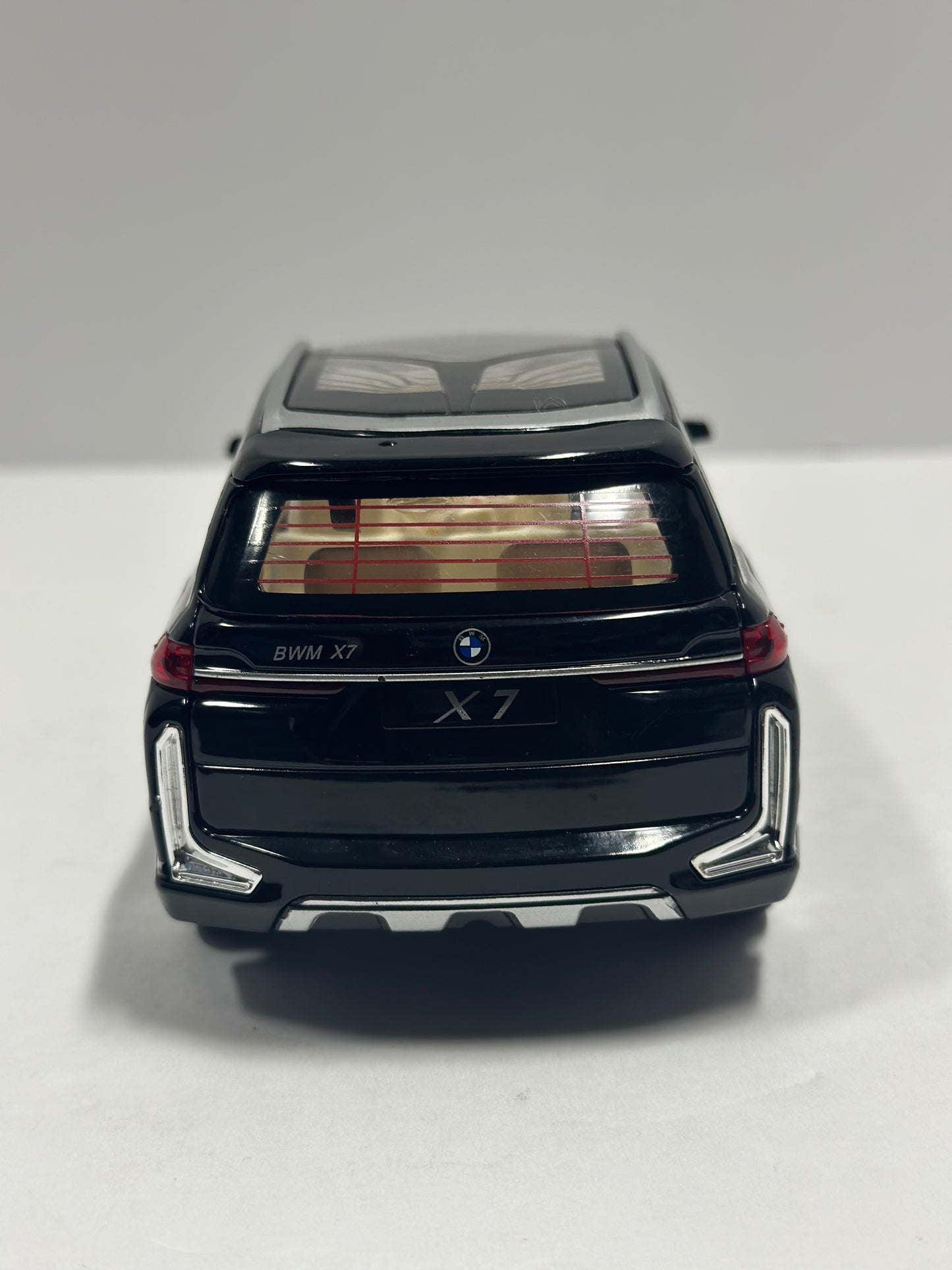 1:24 2020 BMW x7  Diecast With Led Headlight & Taillight Matte Black