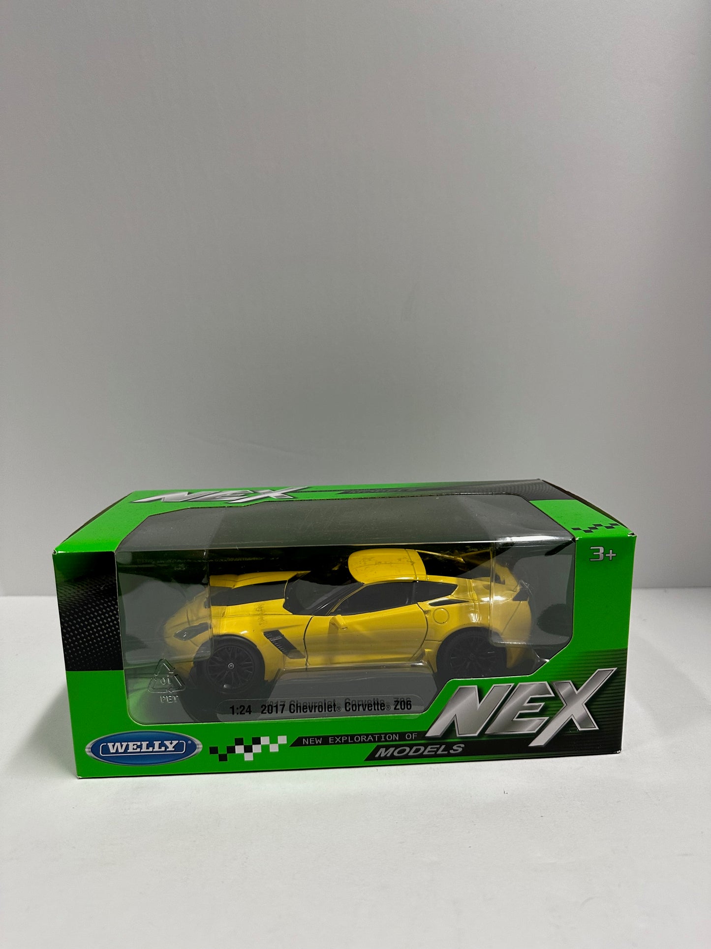 Welly 1:24 2017 Chevrolet Corvette z06 Stingray Yellow