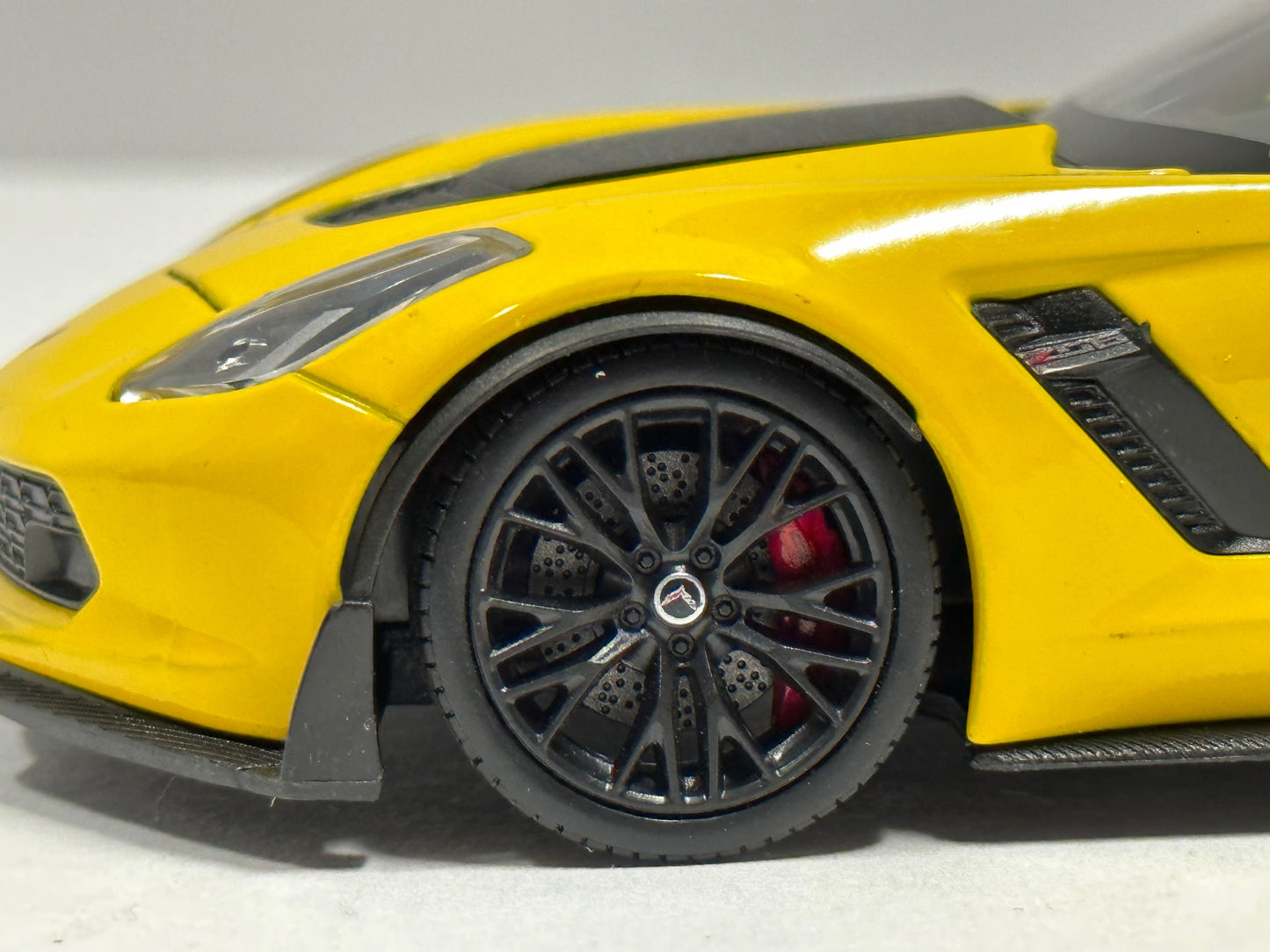 Welly 1:24 2017 Chevrolet Corvette z06 Stingray Yellow