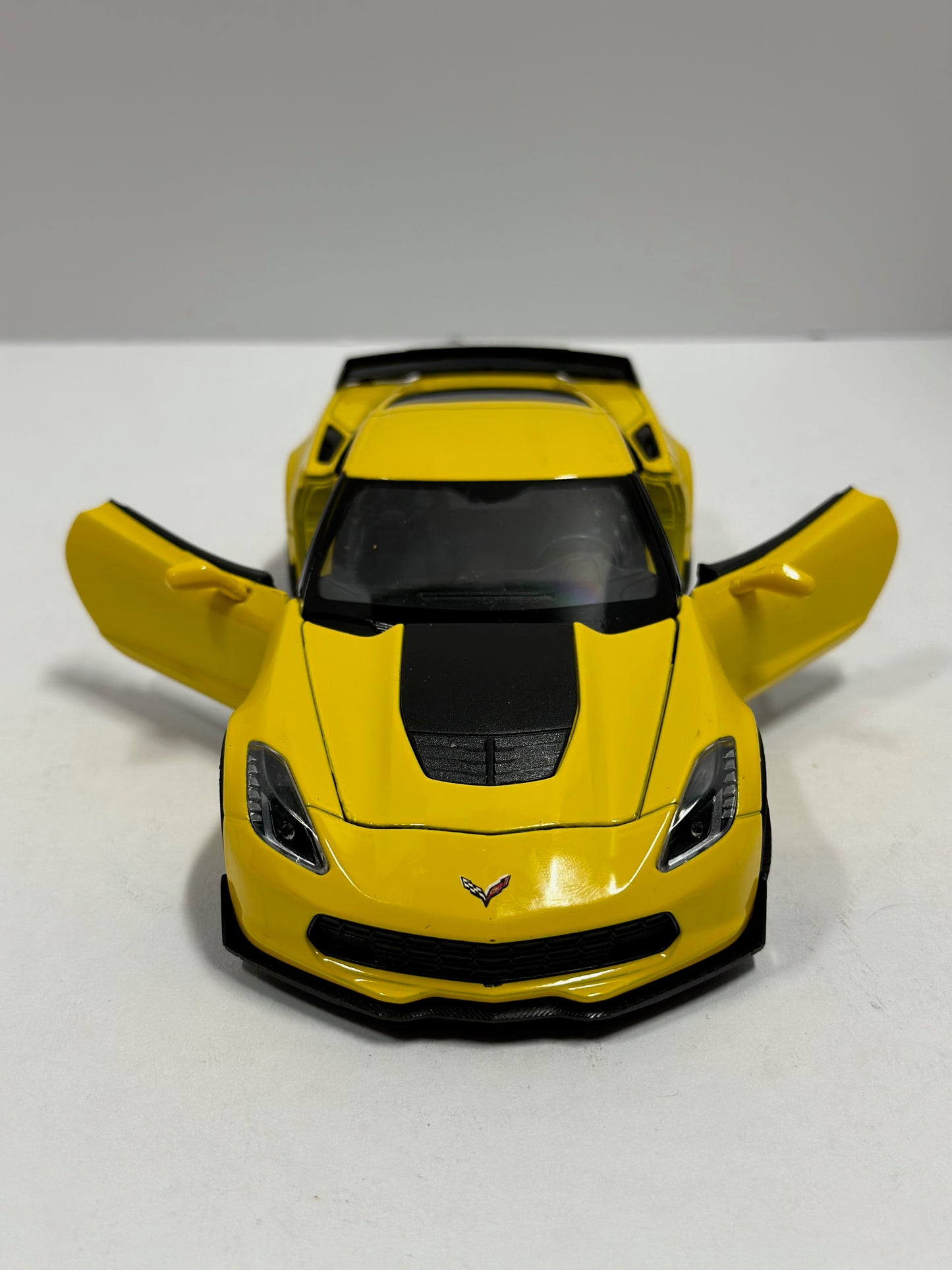 Welly 1:24 2017 Chevrolet Corvette z06 Stingray Yellow