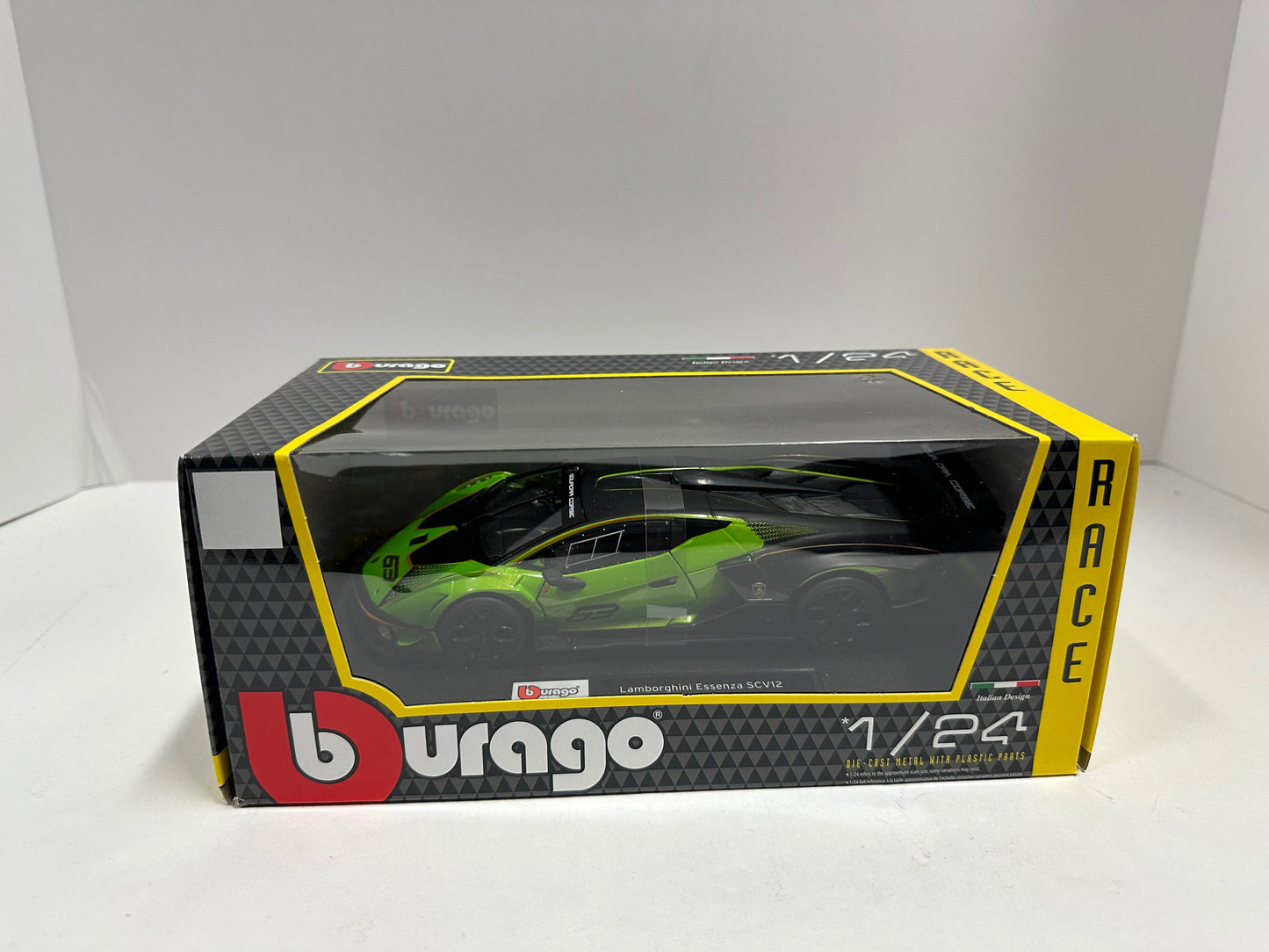 Bburago 1:24 Lamborghini Essenza SCV12 #63 Diecast Green