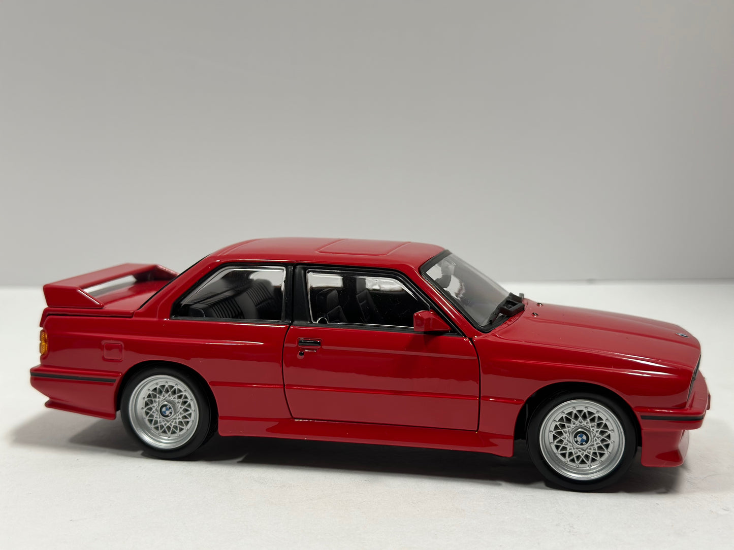 Bburago 1:24 Bmw M3 E30 1988 Diecast Red