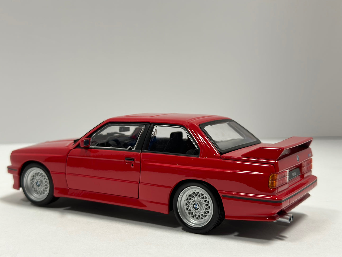 Bburago 1:24 Bmw M3 E30 1988 Diecast Red