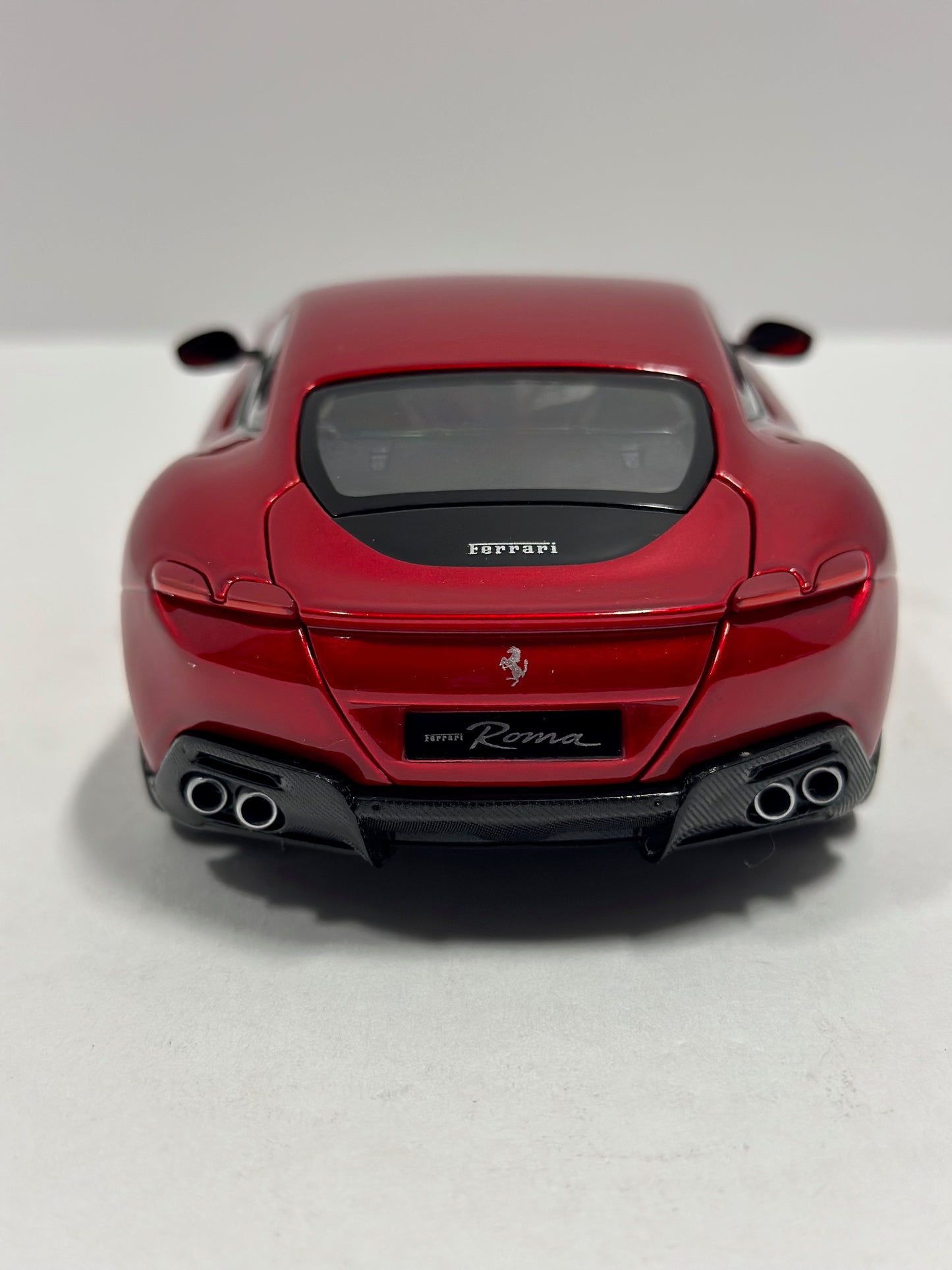 Bburago 1:24 2021 Ferrari Roma Diecast Metallic Red