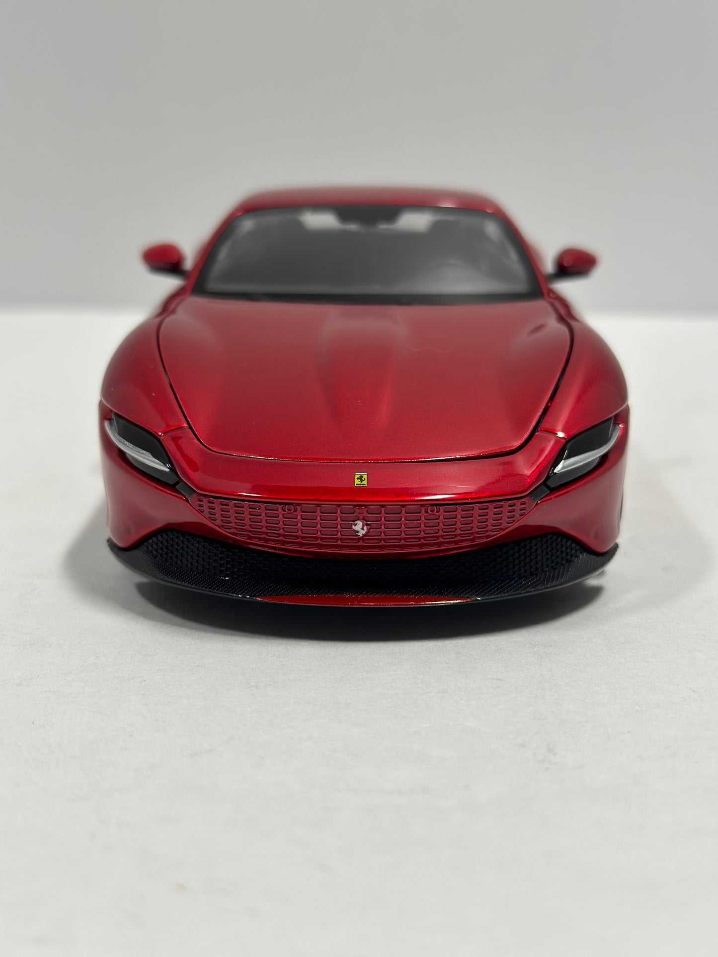 Bburago 1:24 2021 Ferrari Roma Diecast Metallic Red