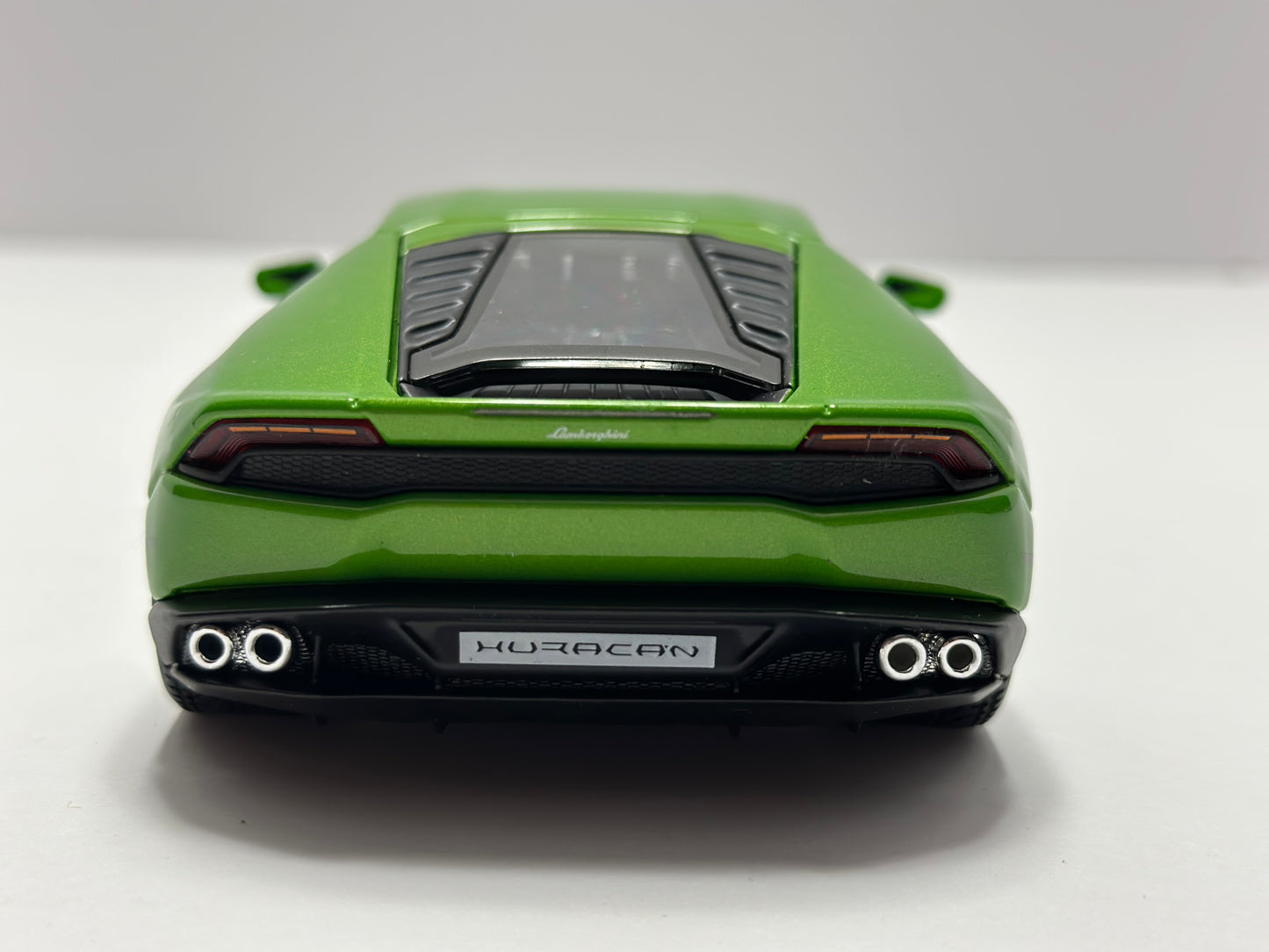 Maisto 1:24 2014 Lamborghini Huracan Green LP 610-4 Diecast Green