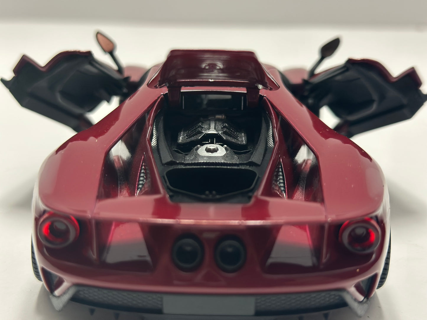 Welly 1:24 2017 Ford GT Diecast Burgundy