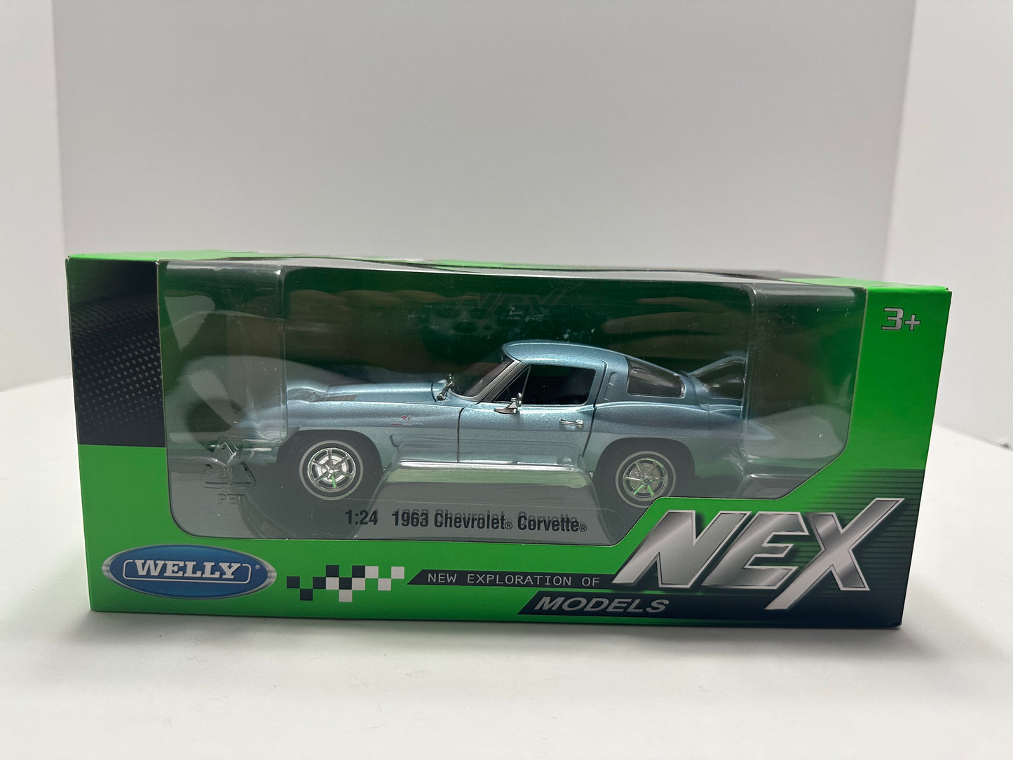 Welly 1:24 1963 Chevrolet Corvette C2 Diecast