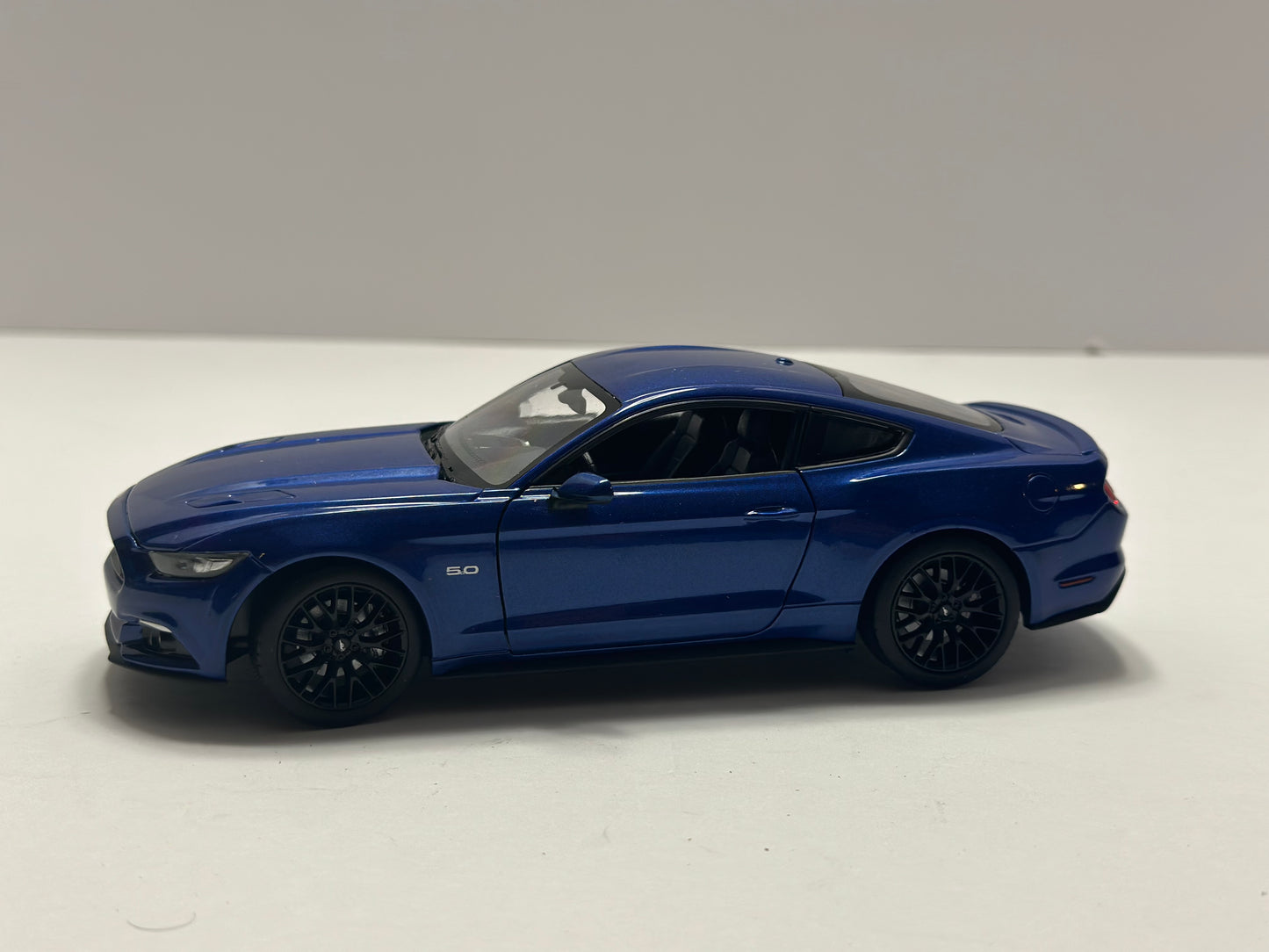 Welly 1:24 2015 Ford Mustang GT 5.0 Blue Diecast