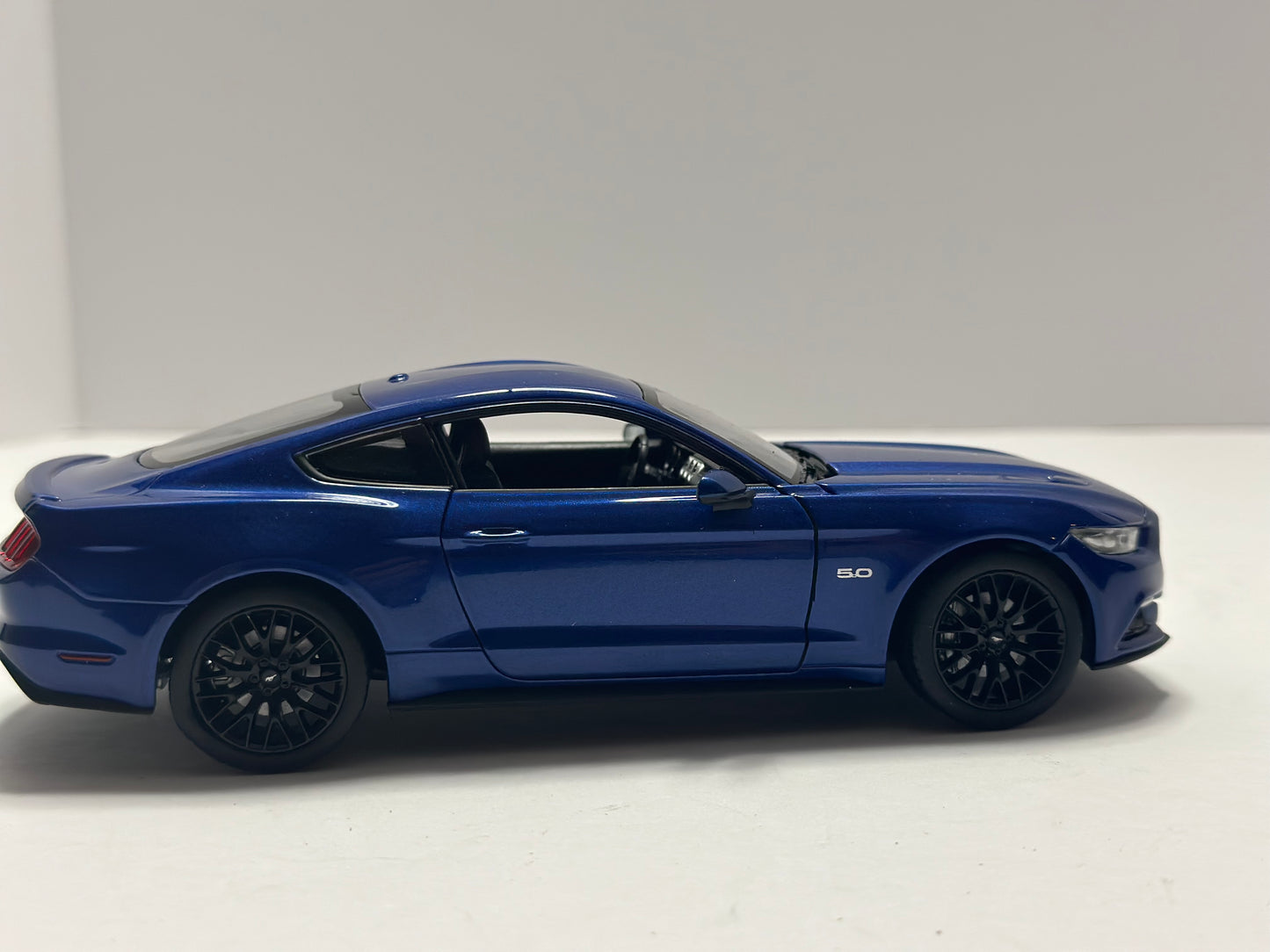 Welly 1:24 2015 Ford Mustang GT 5.0 Blue Diecast