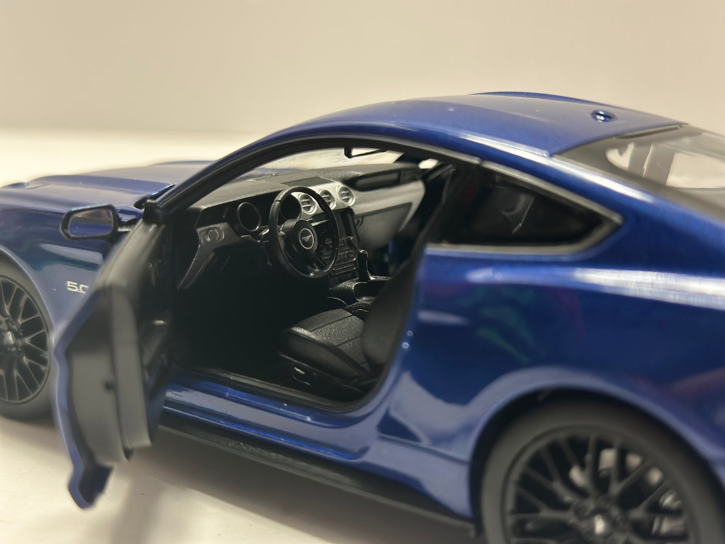 Welly 1:24 2015 Ford Mustang GT 5.0 Blue Diecast