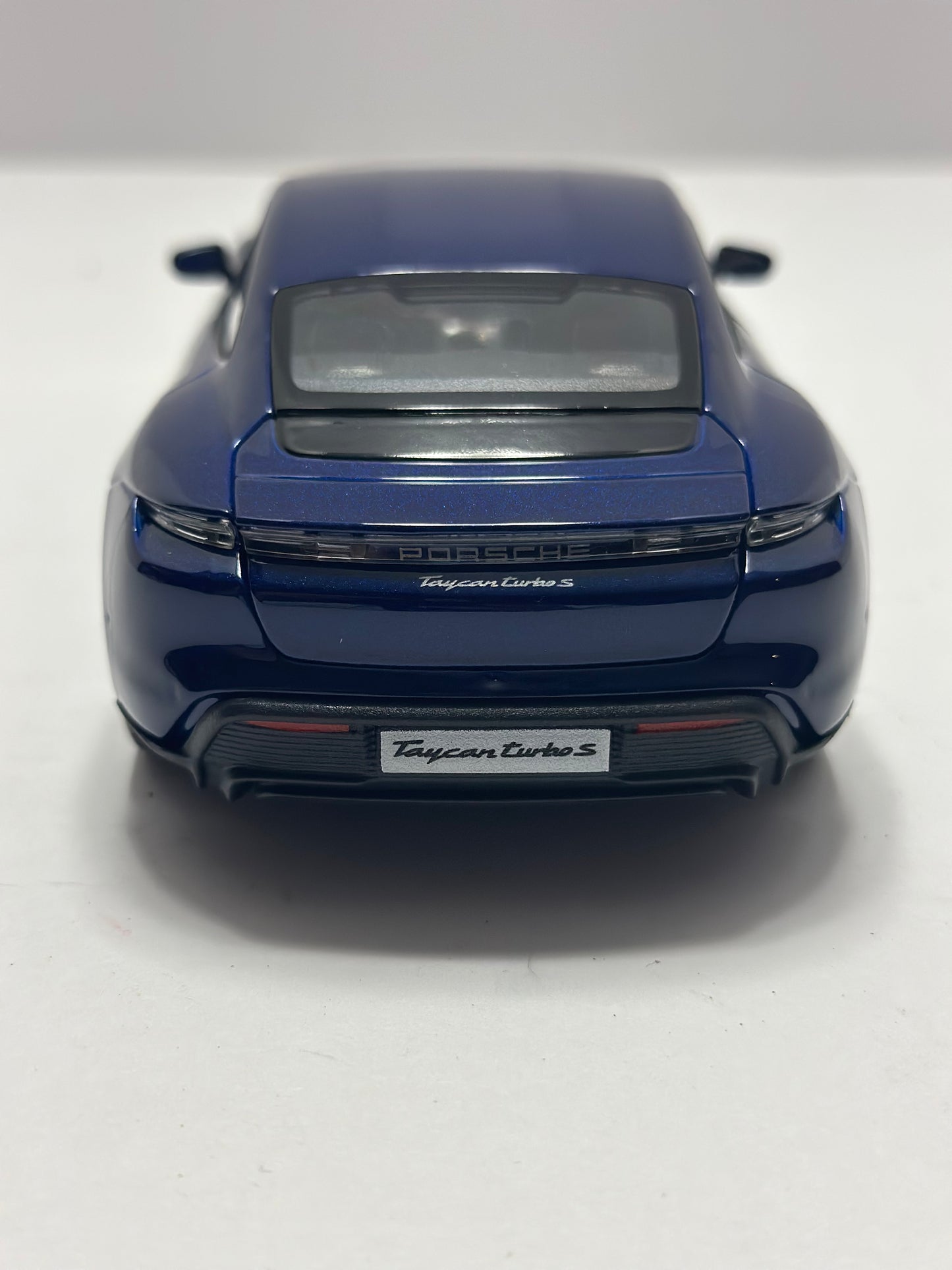 Bburago Porsche Taycan Turbo S Blue 1:24 Diecast