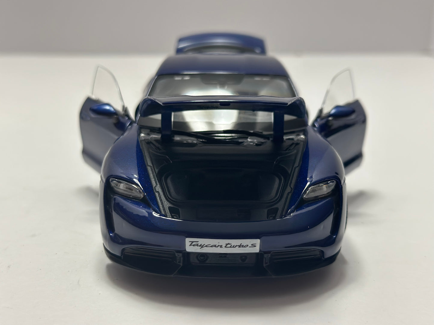 Bburago Porsche Taycan Turbo S Blue 1:24 Diecast