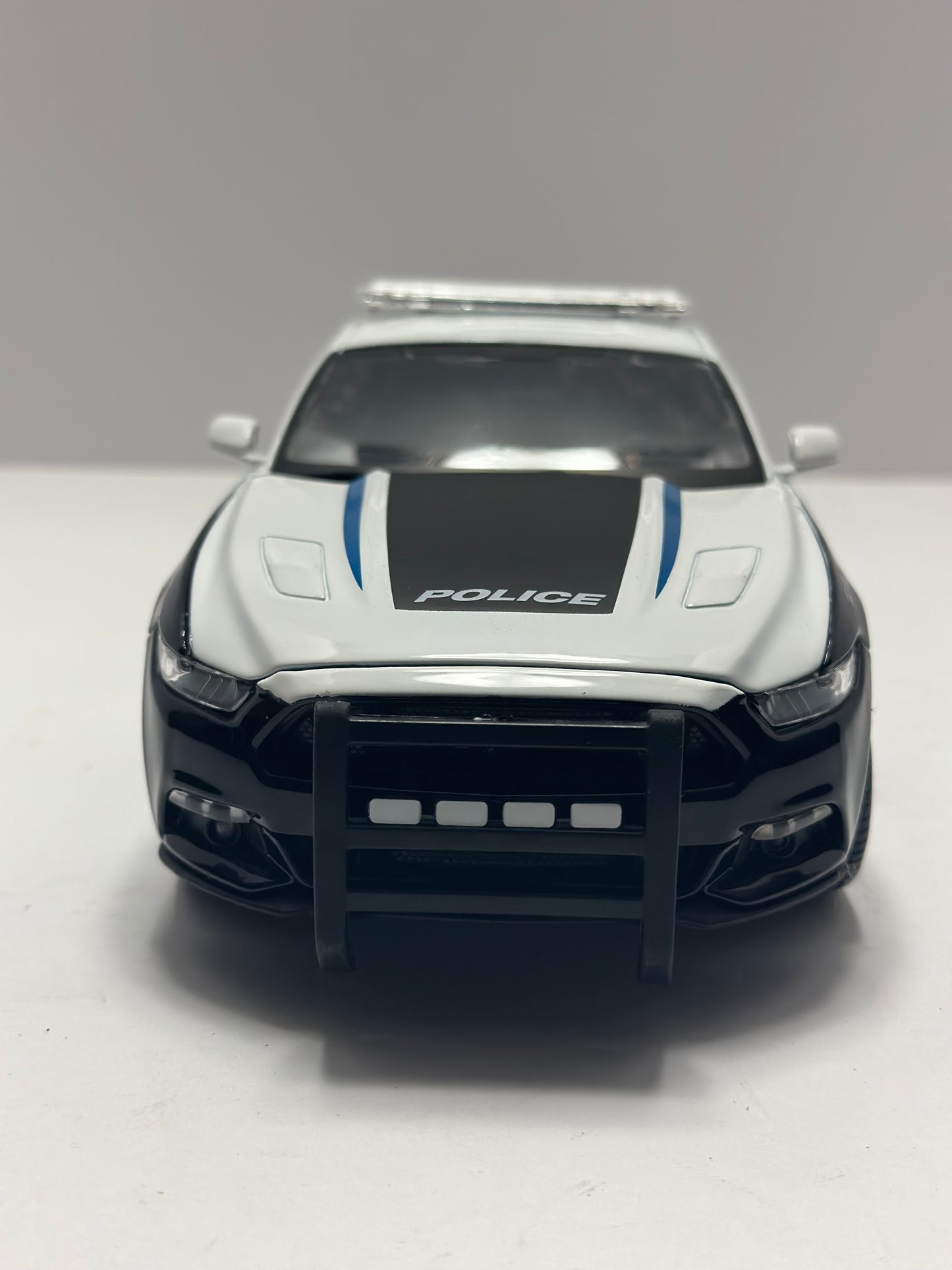 Maisto 1:18 2020 Ford Mustang GT 500 Police Car Diecast