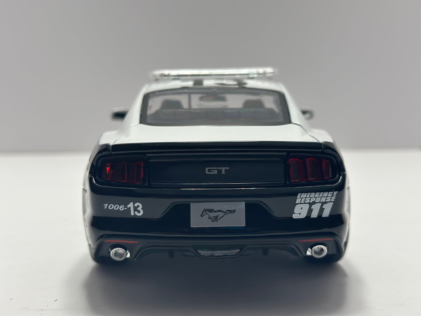 Maisto 1:18 2020 Ford Mustang GT 500 Police Car Diecast