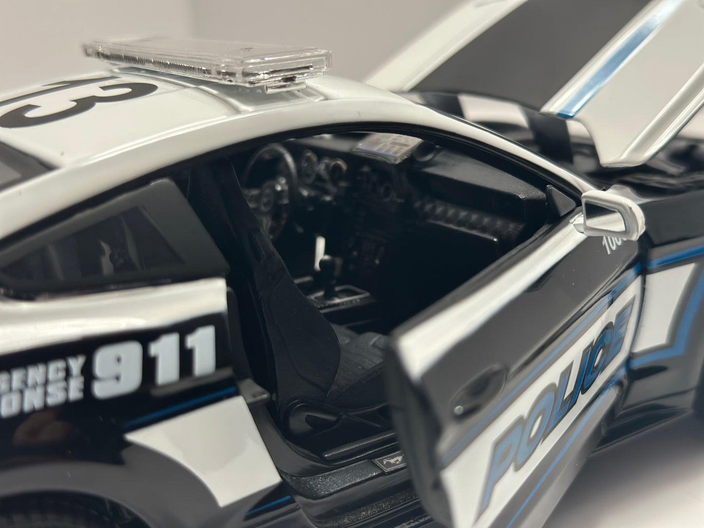 Maisto 1:18 2020 Ford Mustang GT 500 Police Car Diecast