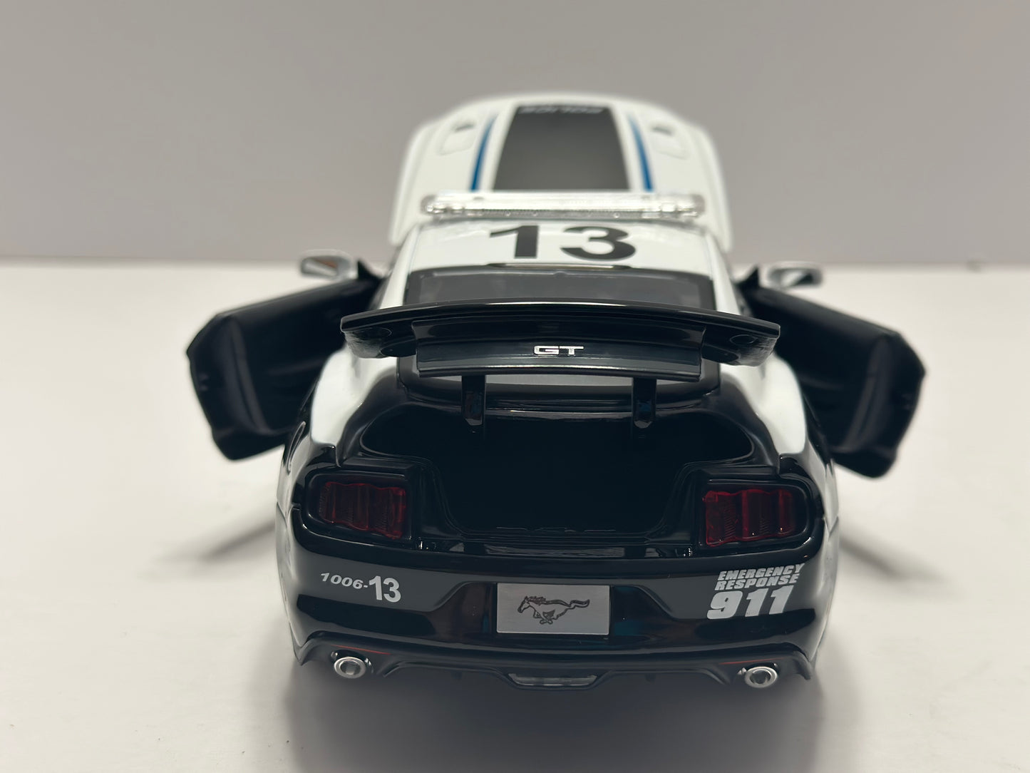 Maisto 1:18 2020 Ford Mustang GT 500 Police Car Diecast