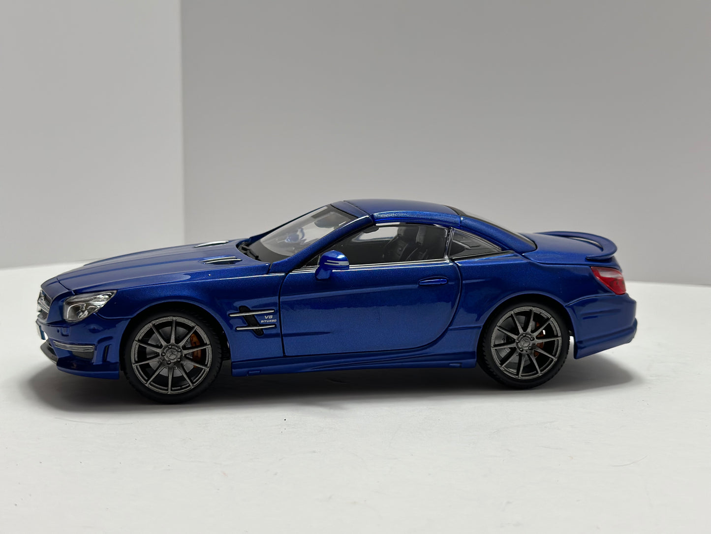 Maisto 1:18 2012 Mercedes-Benz SL63 AMG Diecast