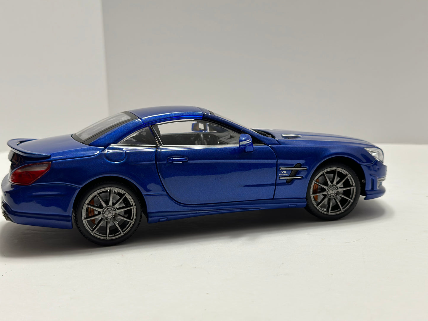 Maisto 1:18 2012 Mercedes-Benz SL63 AMG Diecast