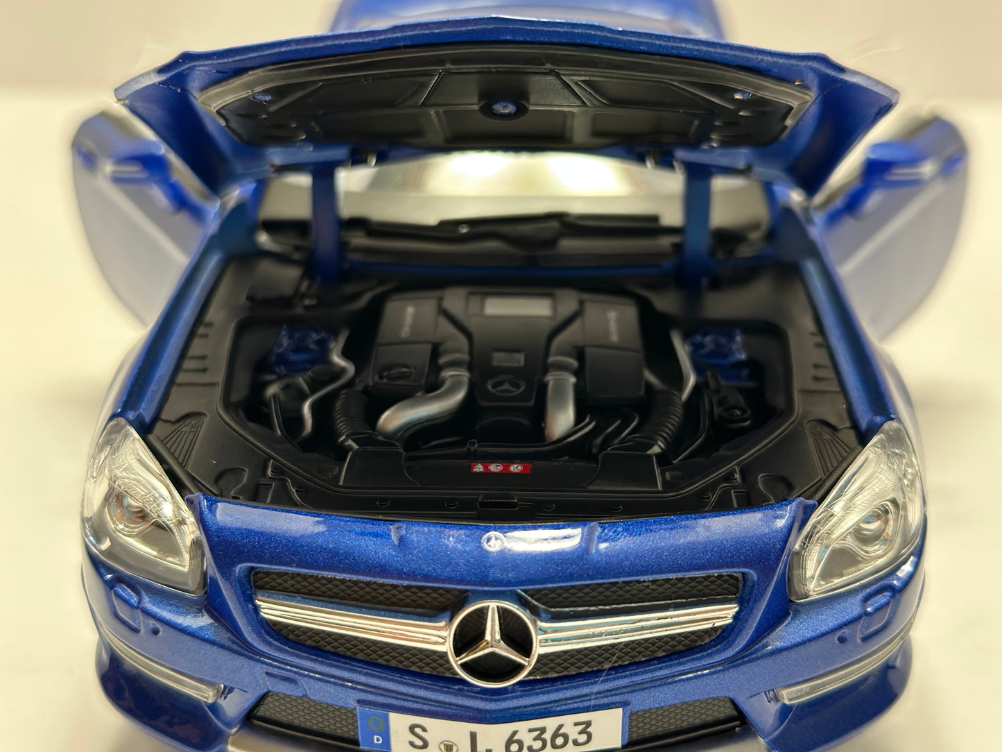 Maisto 1:18 2012 Mercedes-Benz SL63 AMG Diecast