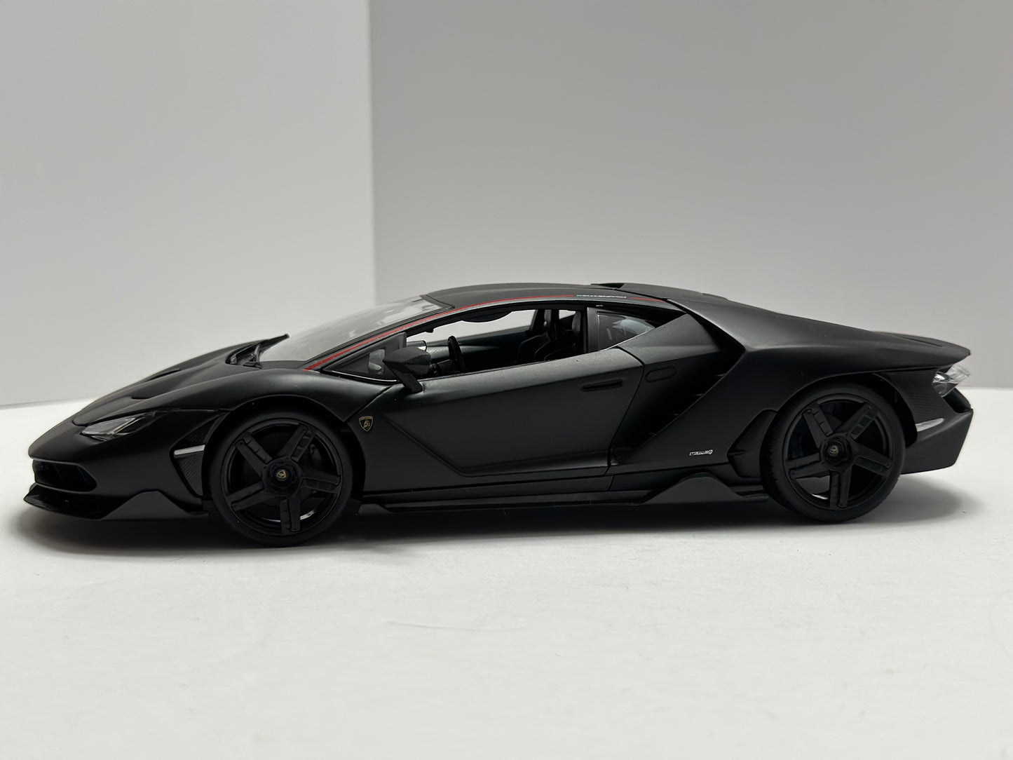 Maisto 1:18 Lamborghini Centenario LP770-4  Diecast Matte Black ( Rare )