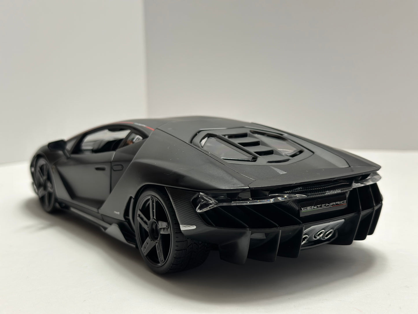 Maisto 1:18 Lamborghini Centenario LP770-4  Diecast Matte Black ( Rare )