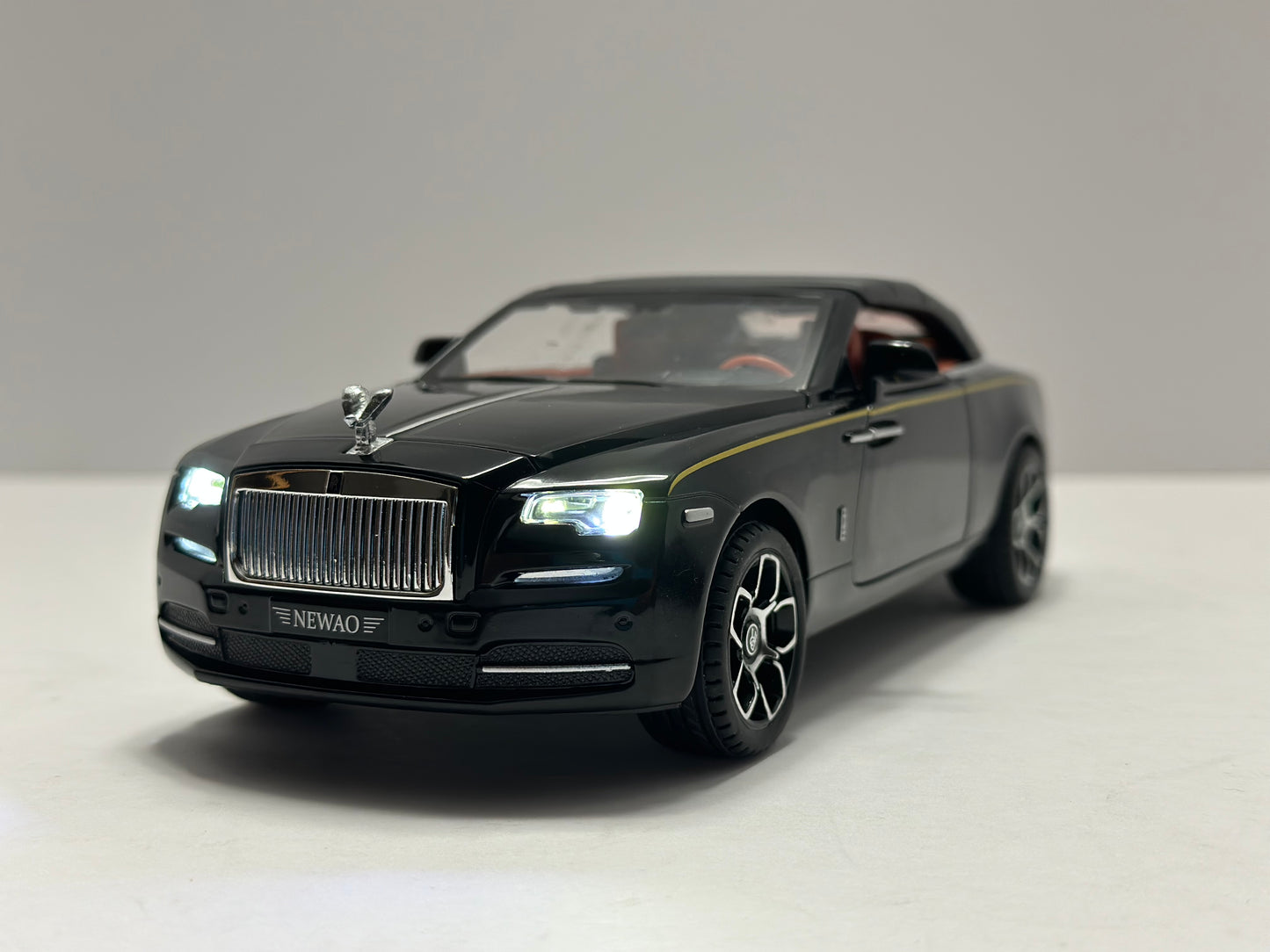 1:24 Rolls Royce Dawn Alloy Model Car Toy Diecasts Metal Casting Sound & Light Black