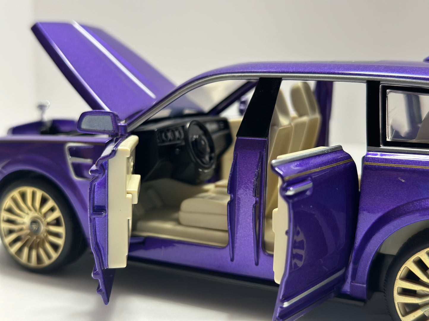 1:24 Rolls-Royce Cullinan Mansory Diecast LED HEADLIGHT & TAILLIGHT Purple Diecast