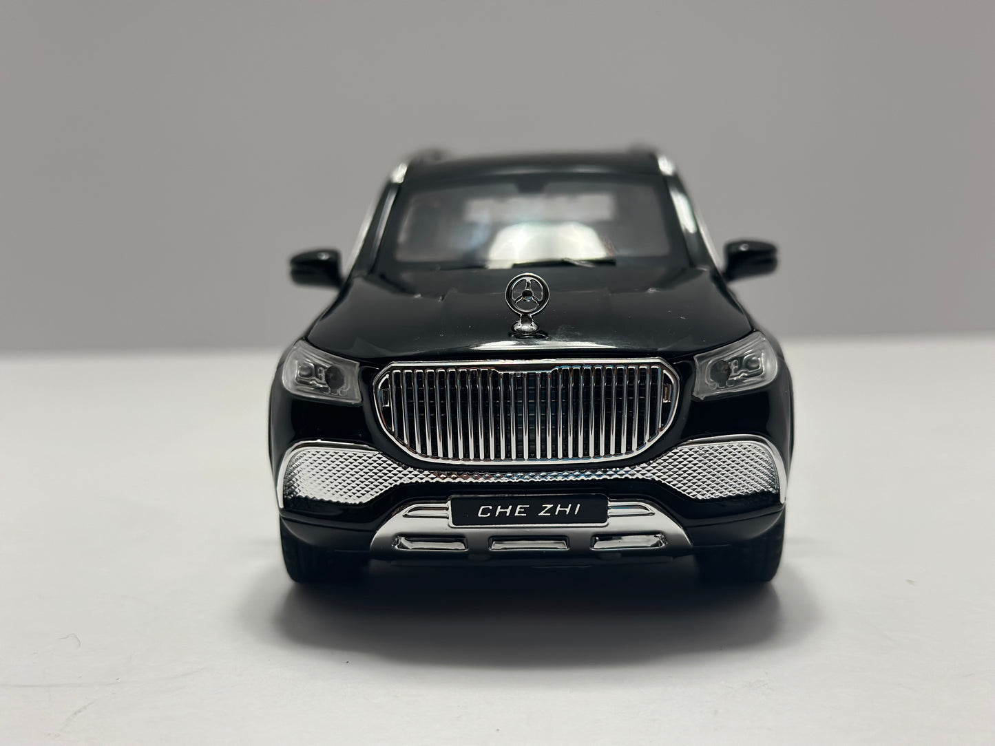 1:24 Maybach GLS-Class GLS600 Diecast With Led Headlight & Taillight