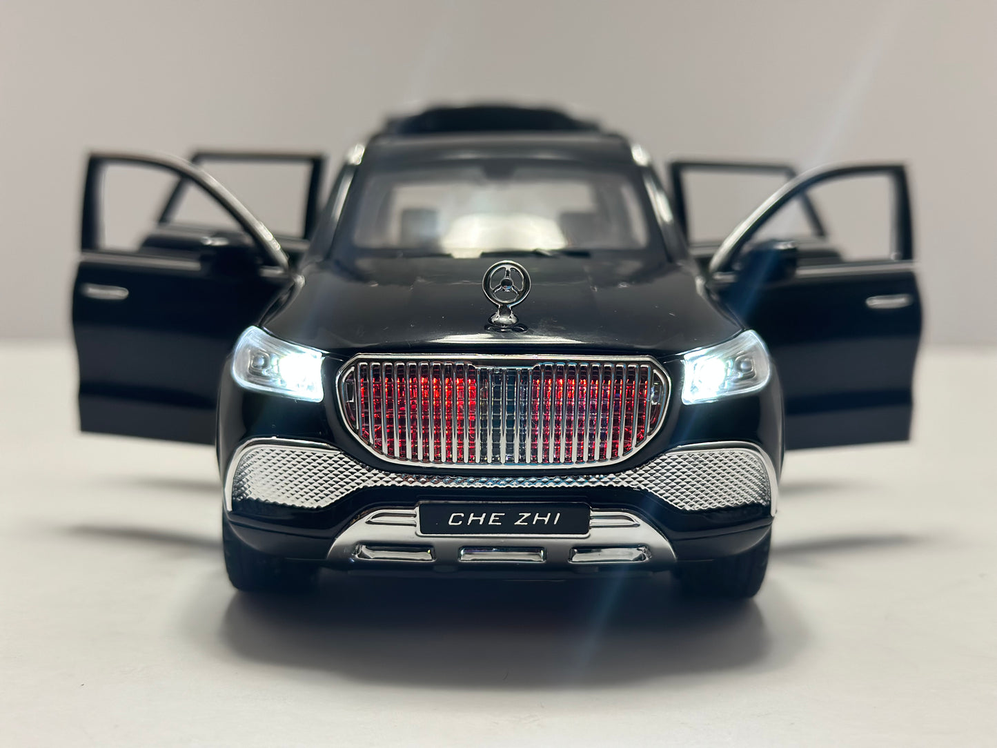 1:24 Maybach GLS-Class GLS600 Diecast With Led Headlight & Taillight