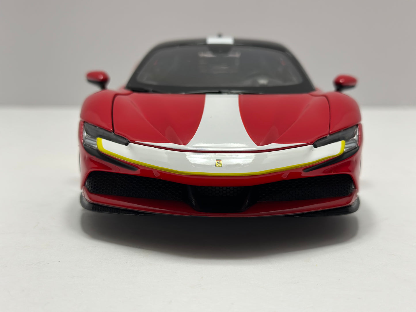 Bburago Signature Series/Bburago Series 1:18 Ferrari Sf90 Stradale Assetto Fiorano Diecast