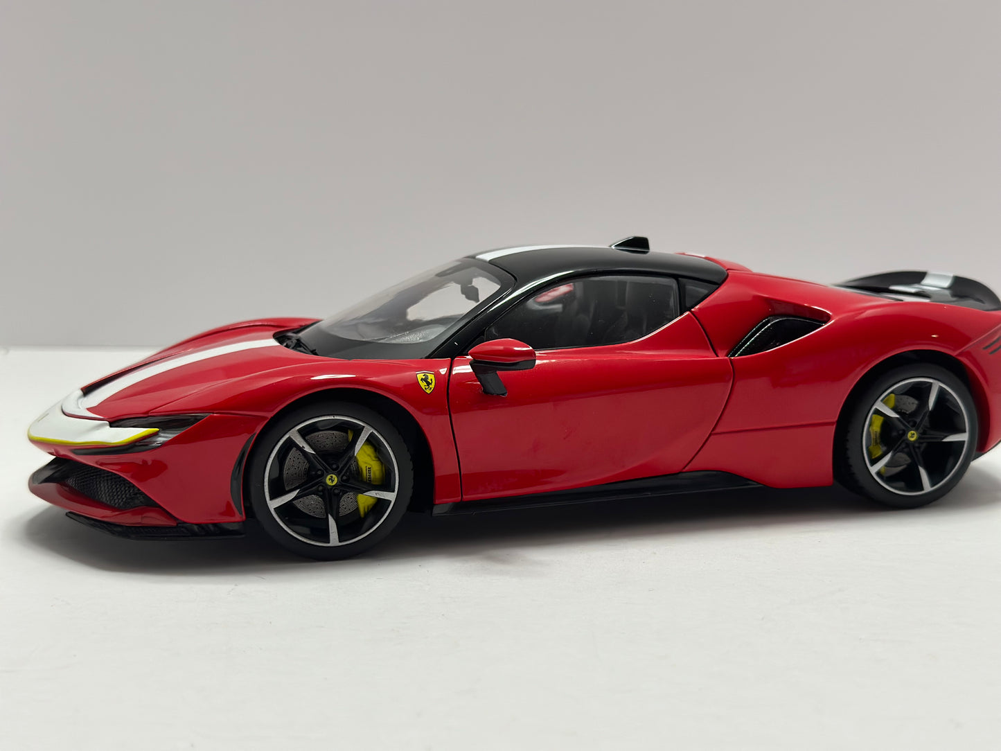 Bburago Signature Series/Bburago Series 1:18 Ferrari Sf90 Stradale Assetto Fiorano Diecast