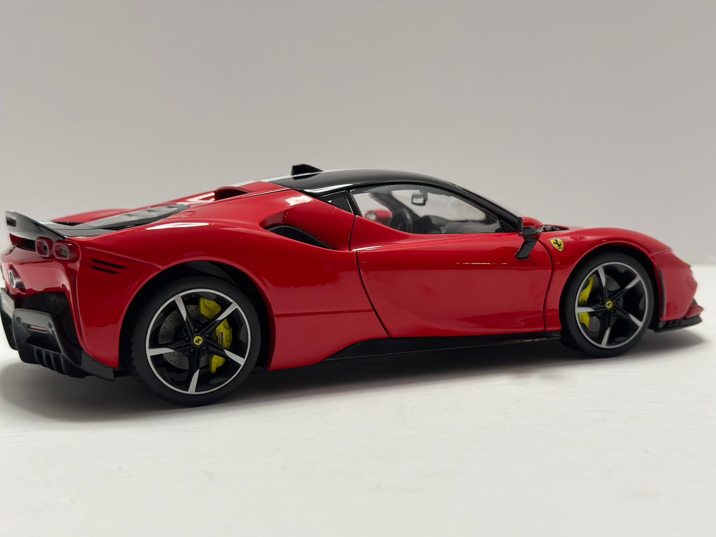 Bburago Signature Series/Bburago Series 1:18 Ferrari Sf90 Stradale Assetto Fiorano Diecast