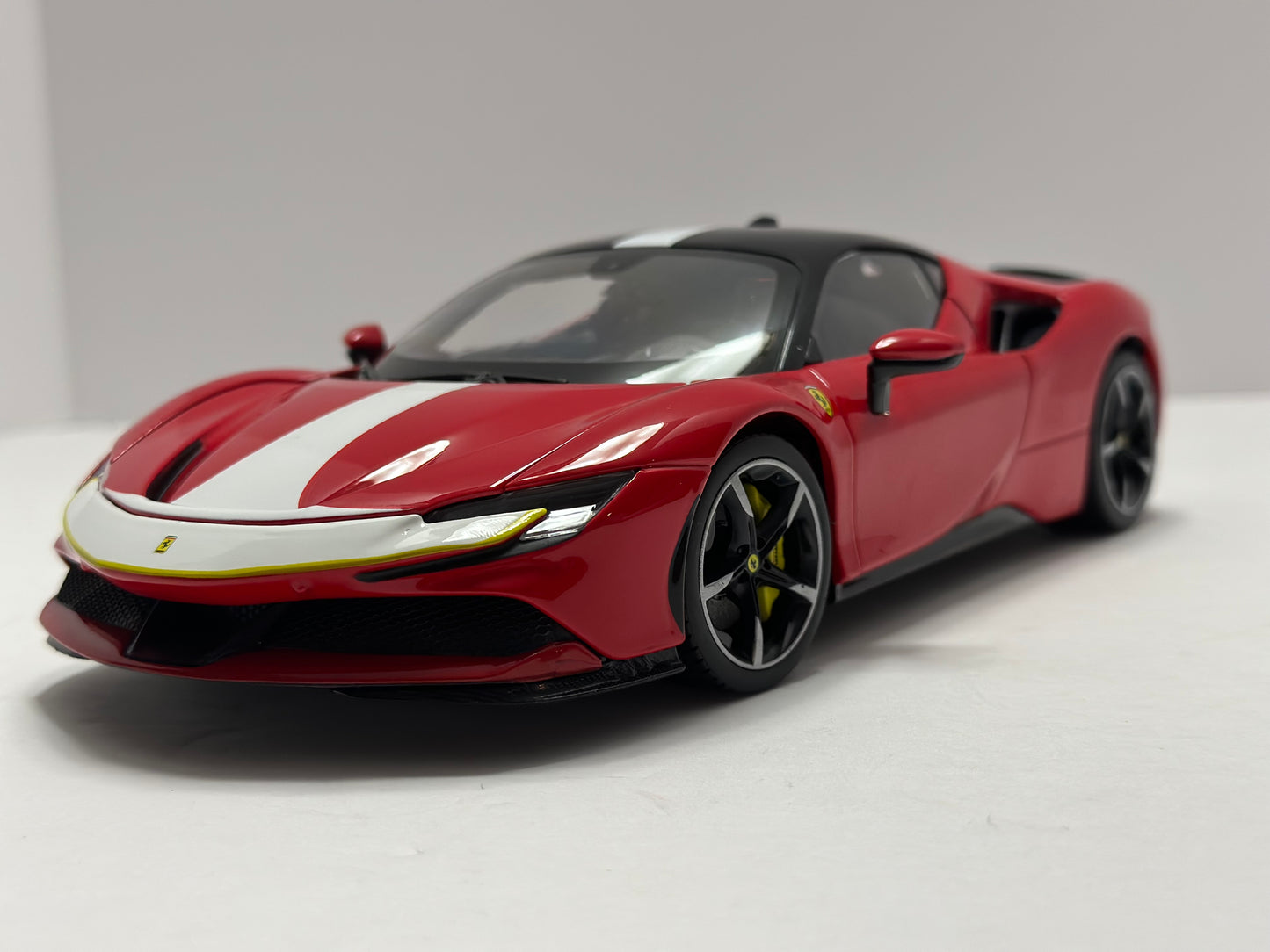 Bburago Signature Series/Bburago Series 1:18 Ferrari Sf90 Stradale Assetto Fiorano Diecast