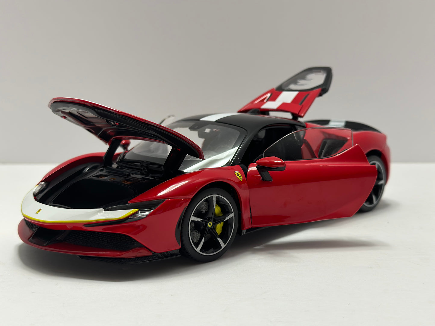 Bburago Signature Series/Bburago Series 1:18 Ferrari Sf90 Stradale Assetto Fiorano Diecast