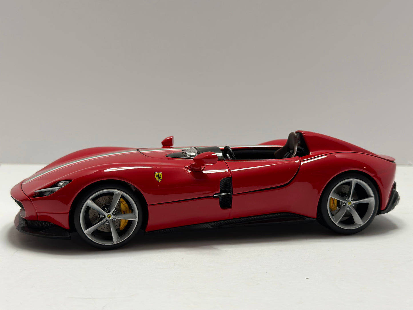 BBURAGO SIGNATURE SERIES FERRARI MONZA SP1 1:18 DIECAST MODEL CAR RED 18-16909