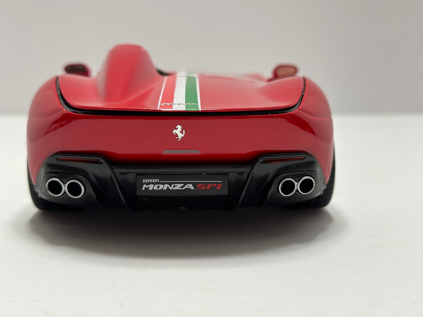 BBURAGO SIGNATURE SERIES FERRARI MONZA SP1 1:18 DIECAST MODEL CAR RED 18-16909