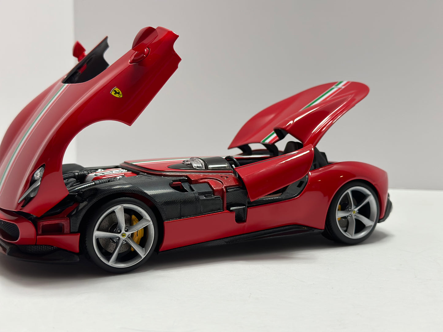 BBURAGO SIGNATURE SERIES FERRARI MONZA SP1 1:18 DIECAST MODEL CAR RED 18-16909