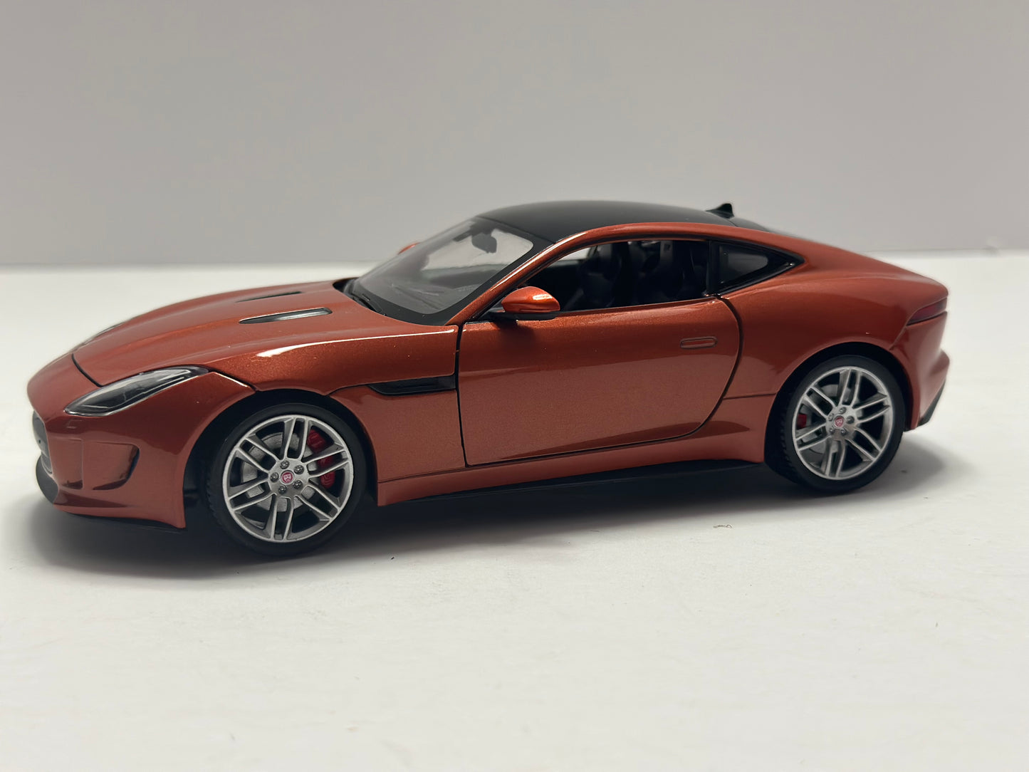 welly 1:24 Jaguar F-Type R Coupe Copper Orange Diecast