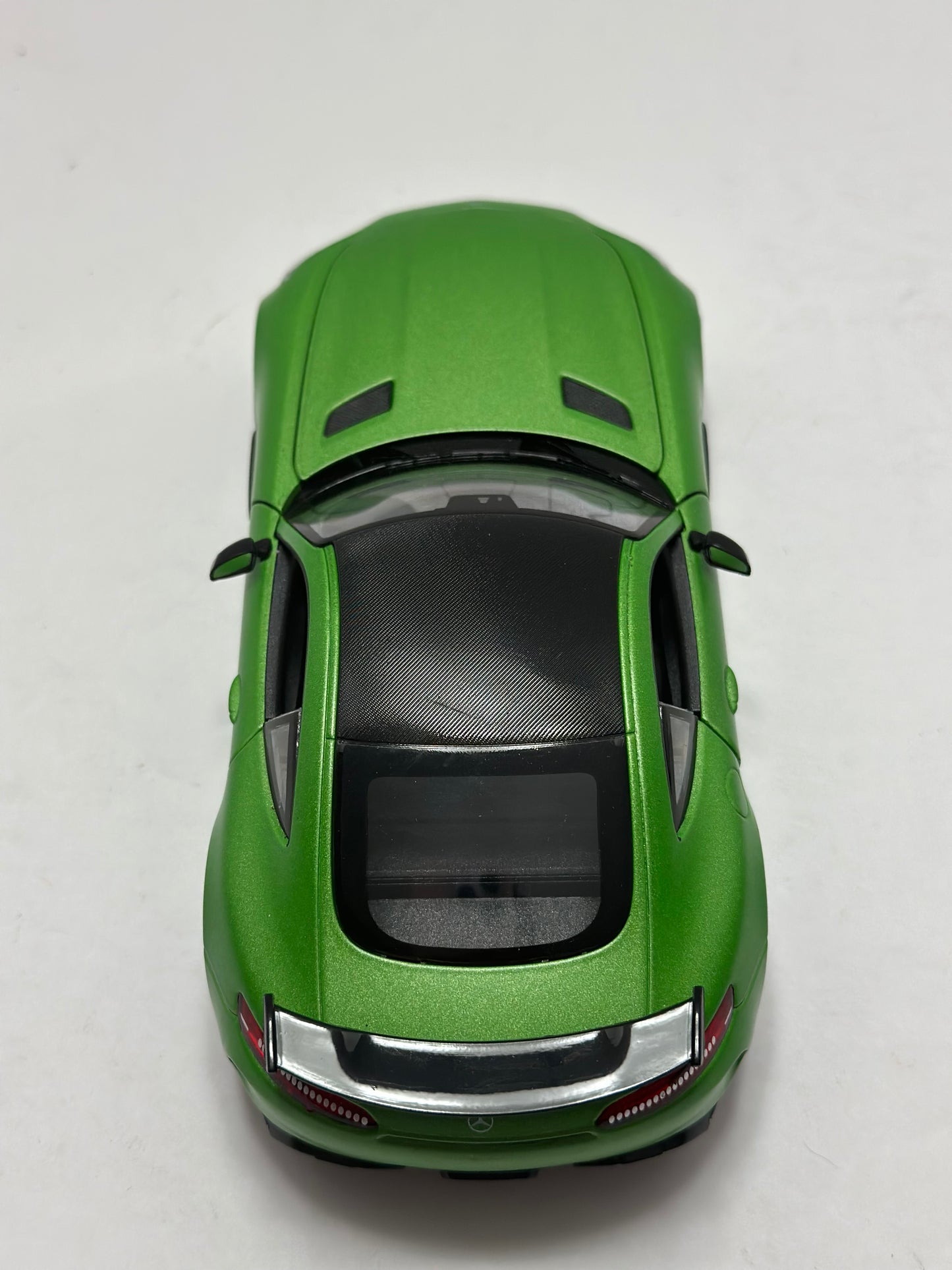 Welly 1:24 Mercedes-Benz AMG GT-R  Diecast Matte Green