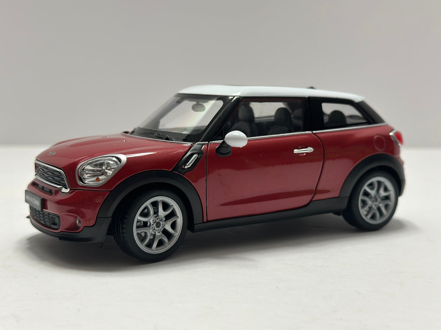 Welly 1:24 Mini Cooper S Paceman Red Diecast