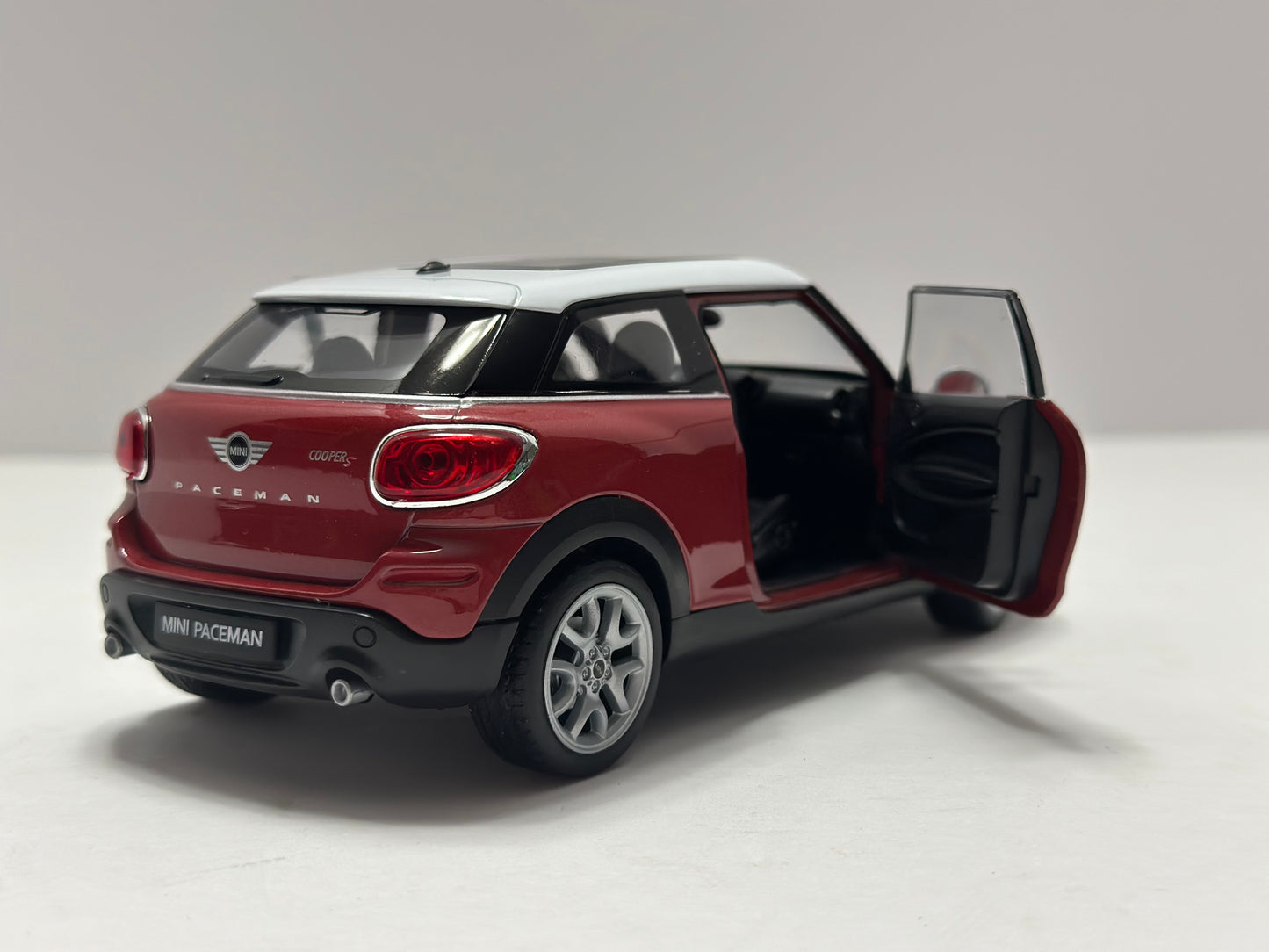 Welly 1:24 Mini Cooper S Paceman Red Diecast