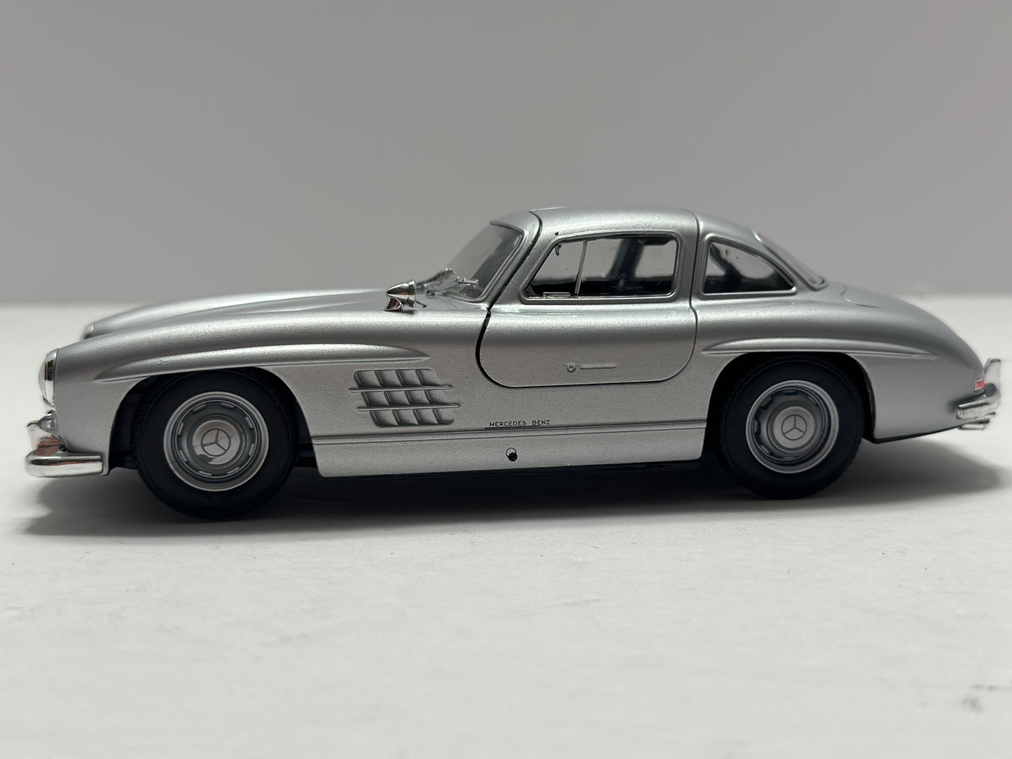 Welly 1:24 1954 Mercedes-Benz 300SL Silver Diecast