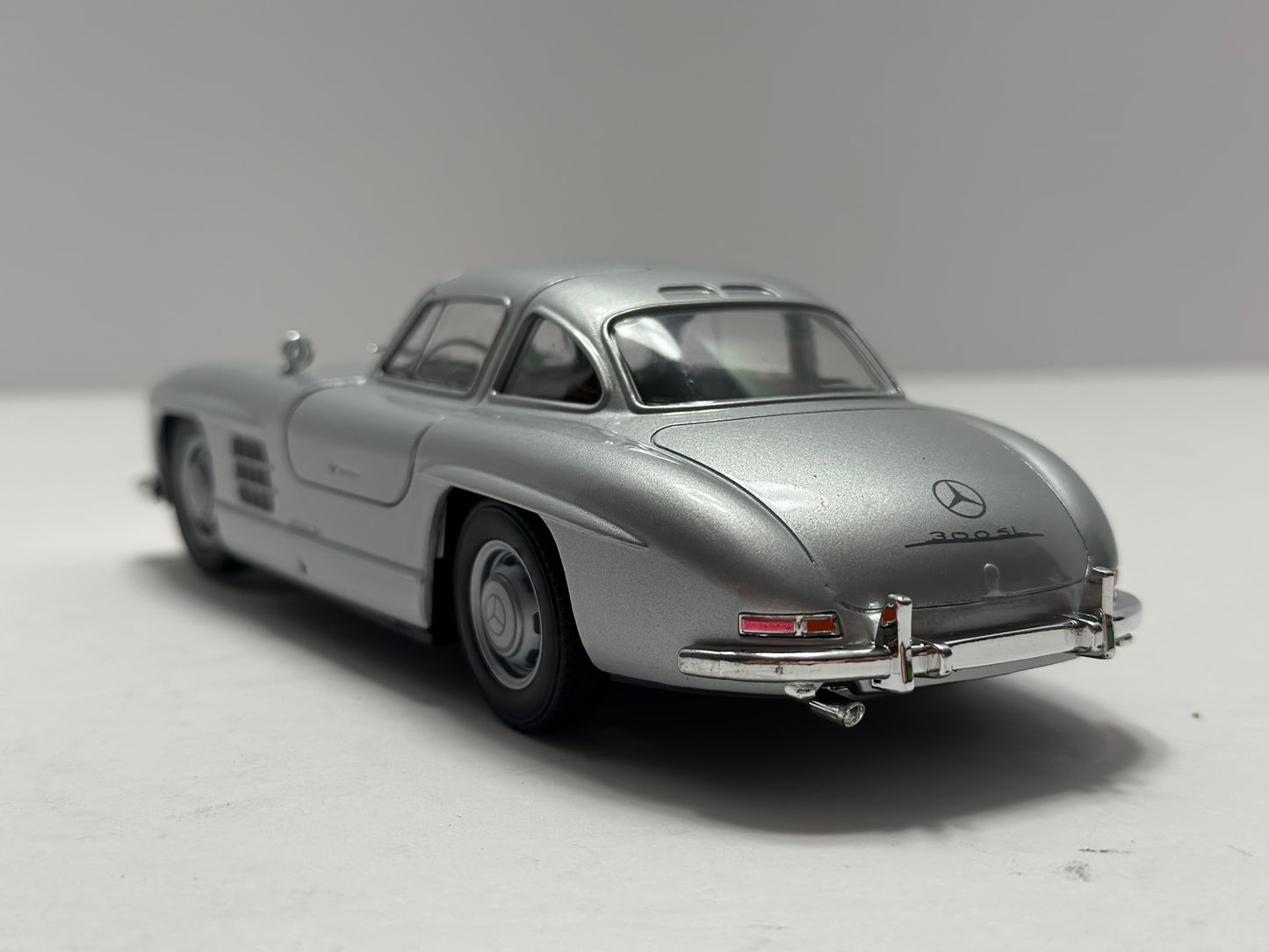 Welly 1:24 1954 Mercedes-Benz 300SL Silver Diecast