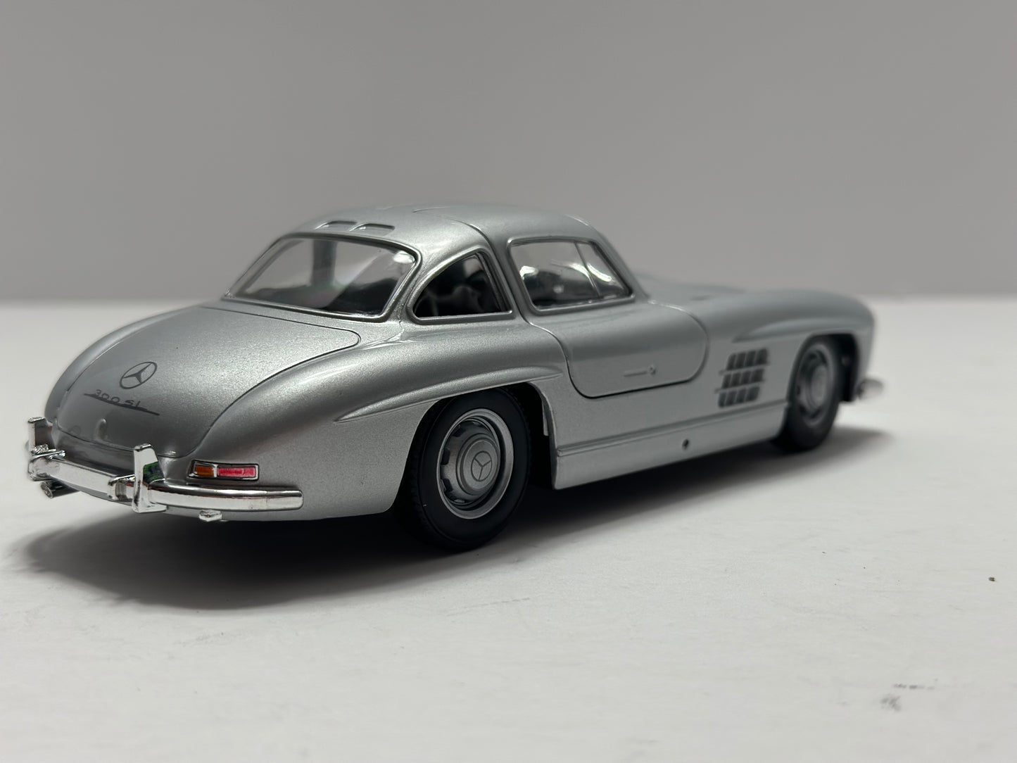 Welly 1:24 1954 Mercedes-Benz 300SL Silver Diecast