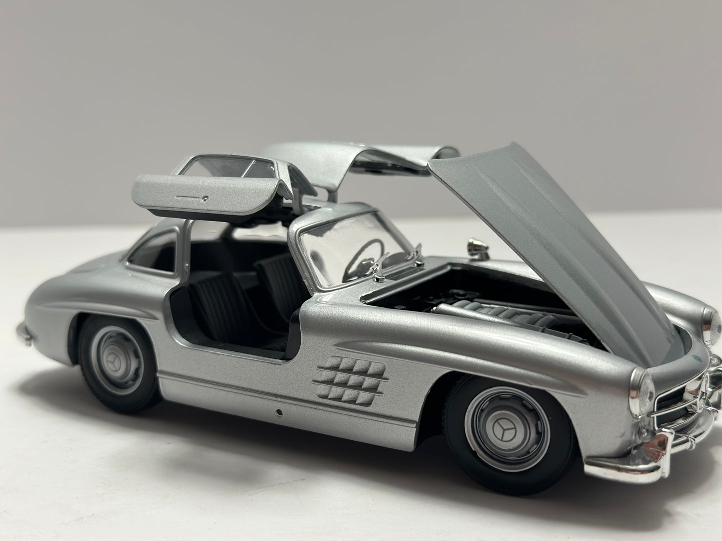 Welly 1:24 1954 Mercedes-Benz 300SL Silver Diecast