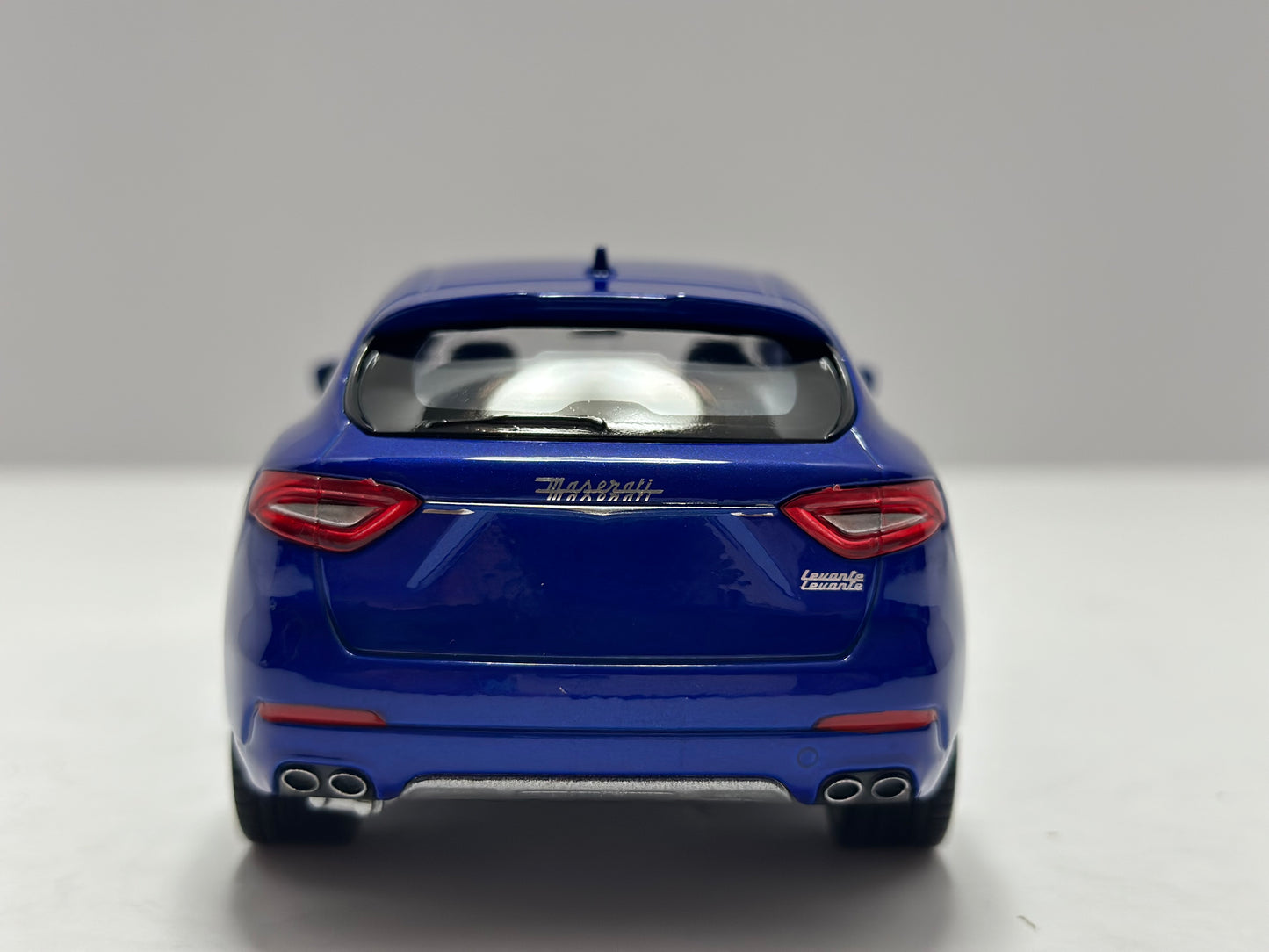 Welly 1:24 MASERATI LEVANTE BLUE Diecast