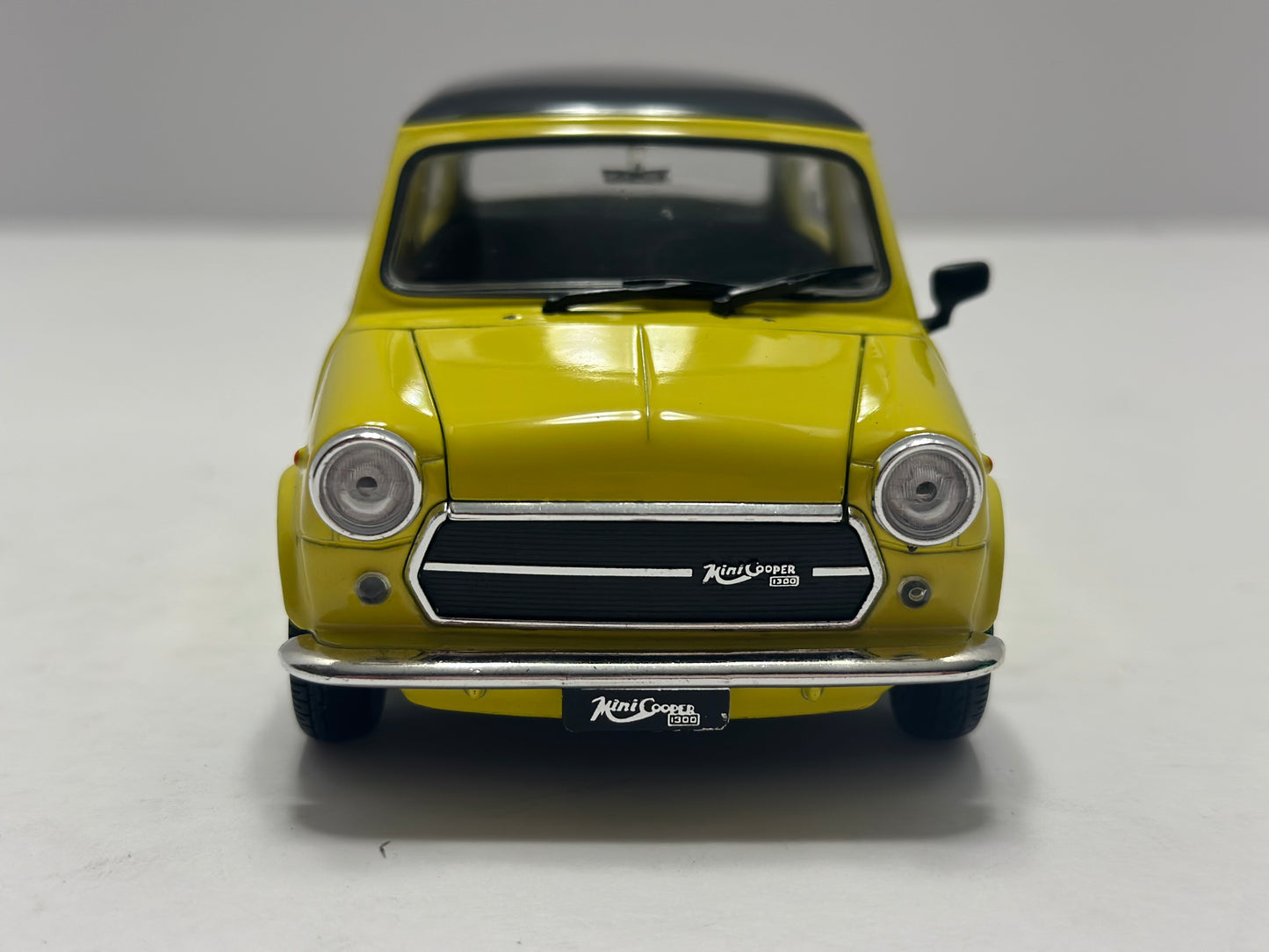 WELLY 1/24 BMW MINI Cooper 1300 Diecasts