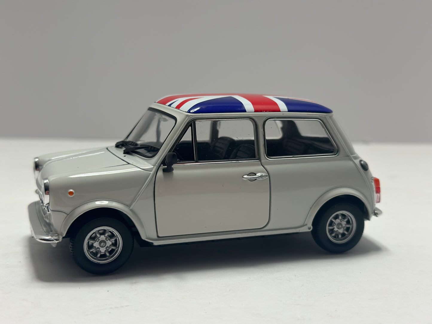 WELLY 1/24 BMW MINI Cooper 1300 Diecasts