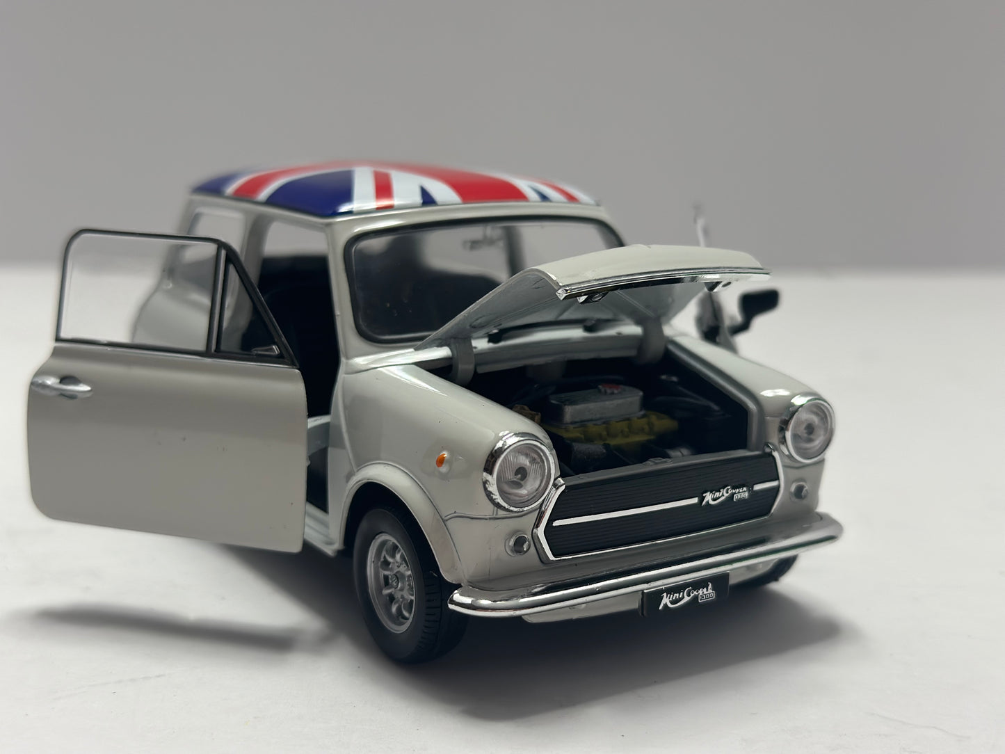 WELLY 1/24 BMW MINI Cooper 1300 Diecasts